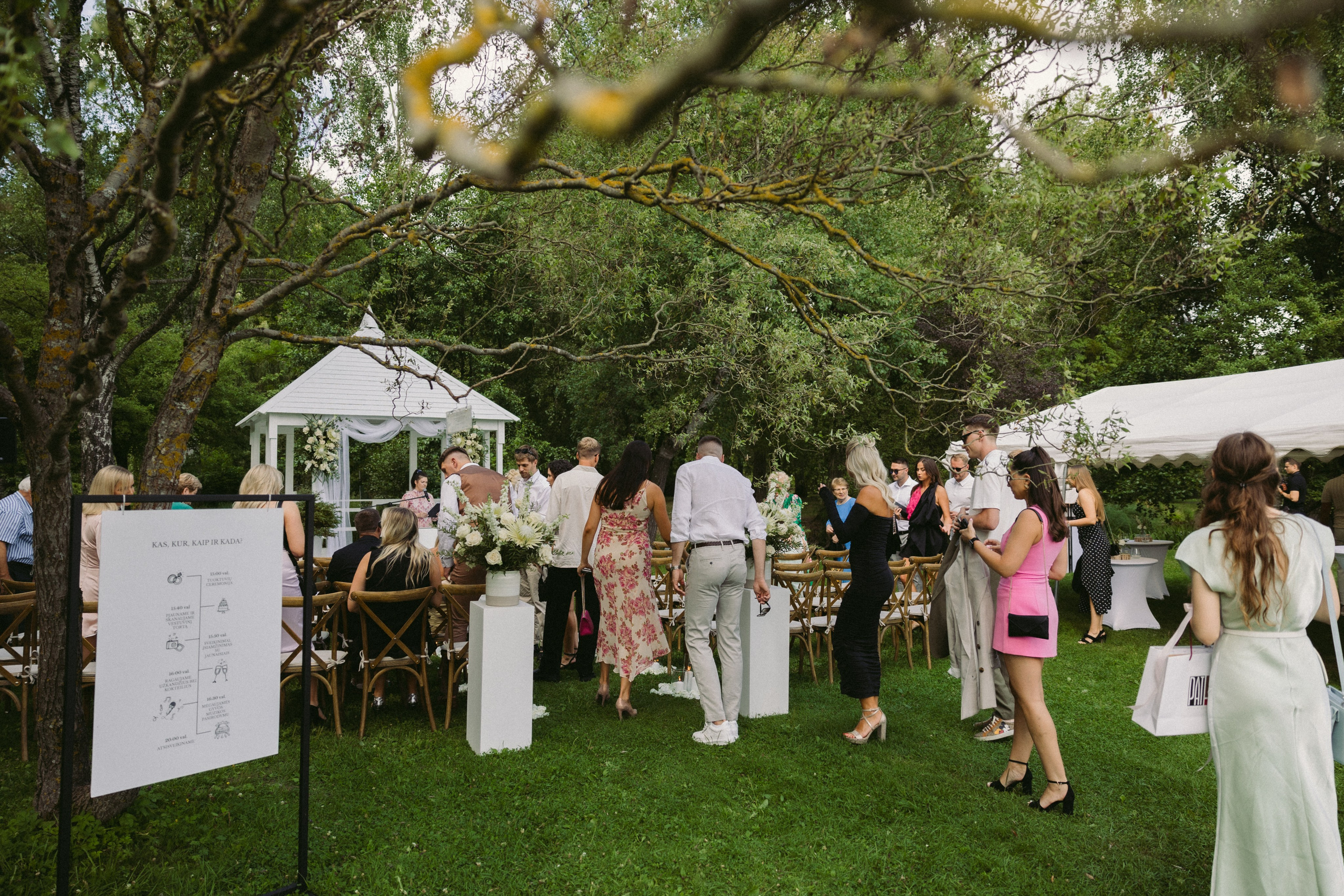 Ieva ir Martynas | Vestuvės Kauno botanikos sode. Vestuvių ir šeimų fotografė Lena Bondarenko / belove photo