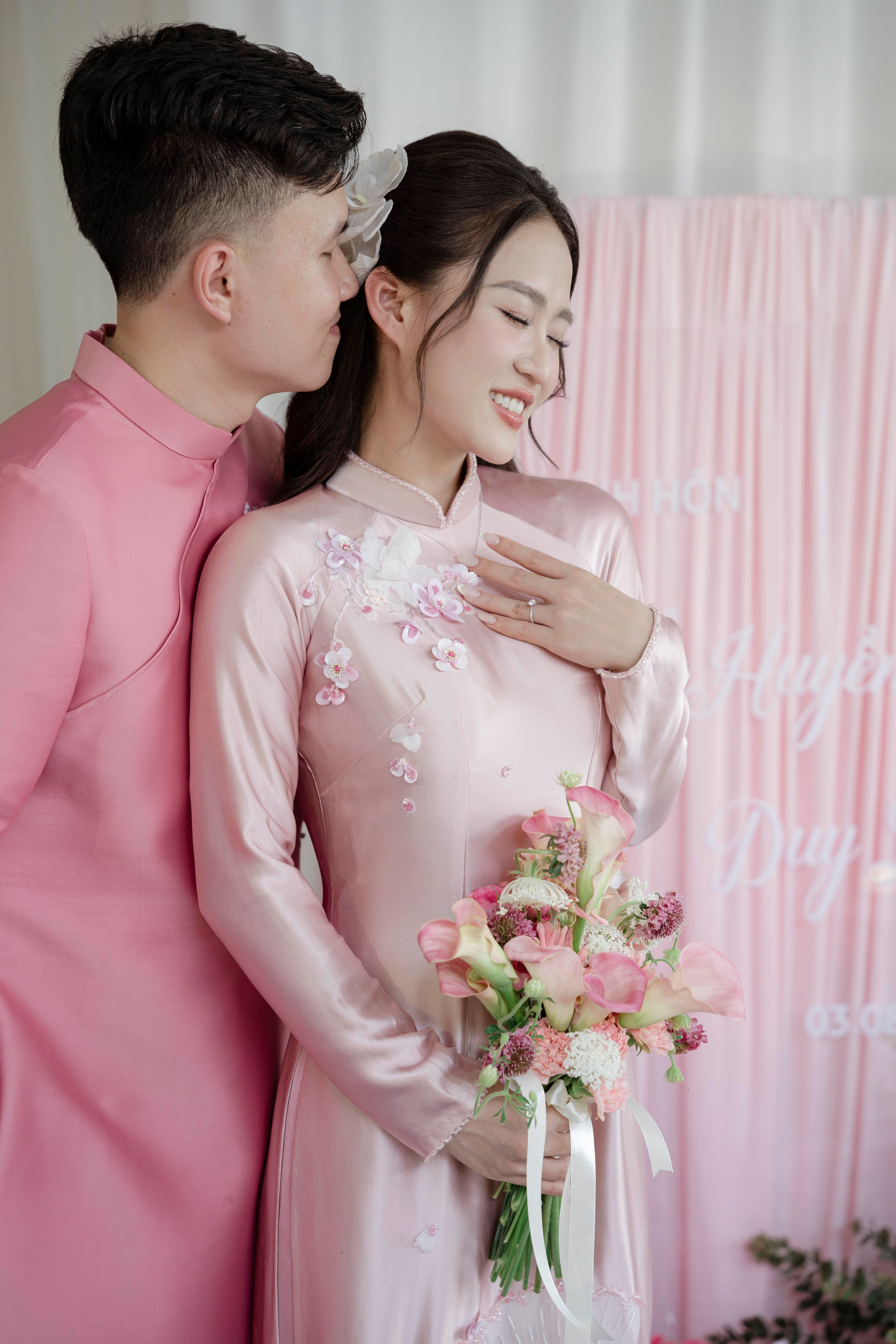LINH & HUYEN. WEDDING PHOTOGRAPHER IN VIETNAM