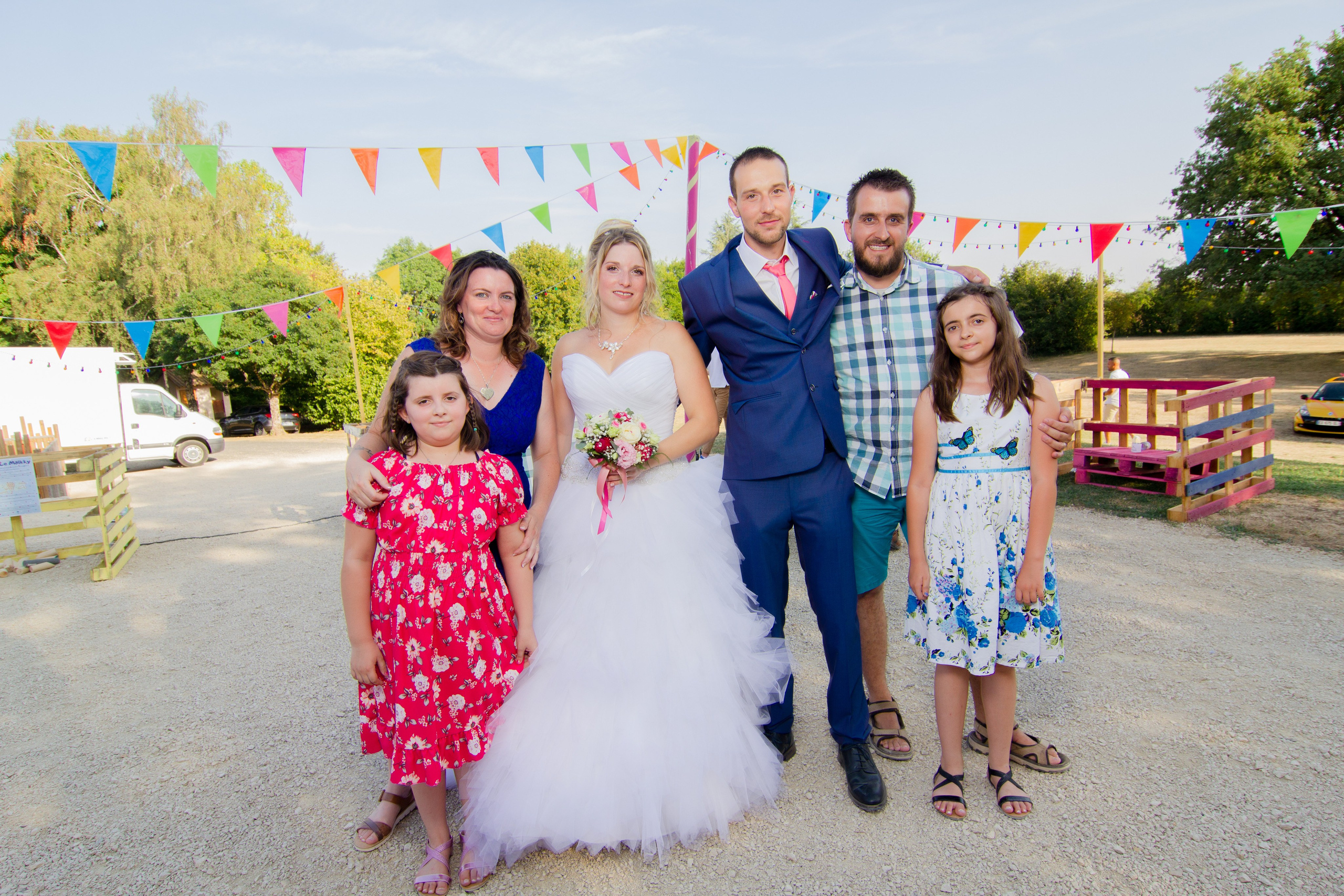 Julie & Denis | Mariage style Scania. Photo studio “Partage ton bonheur” — Family photographer near Châtellerault, Poitiers, and Tours