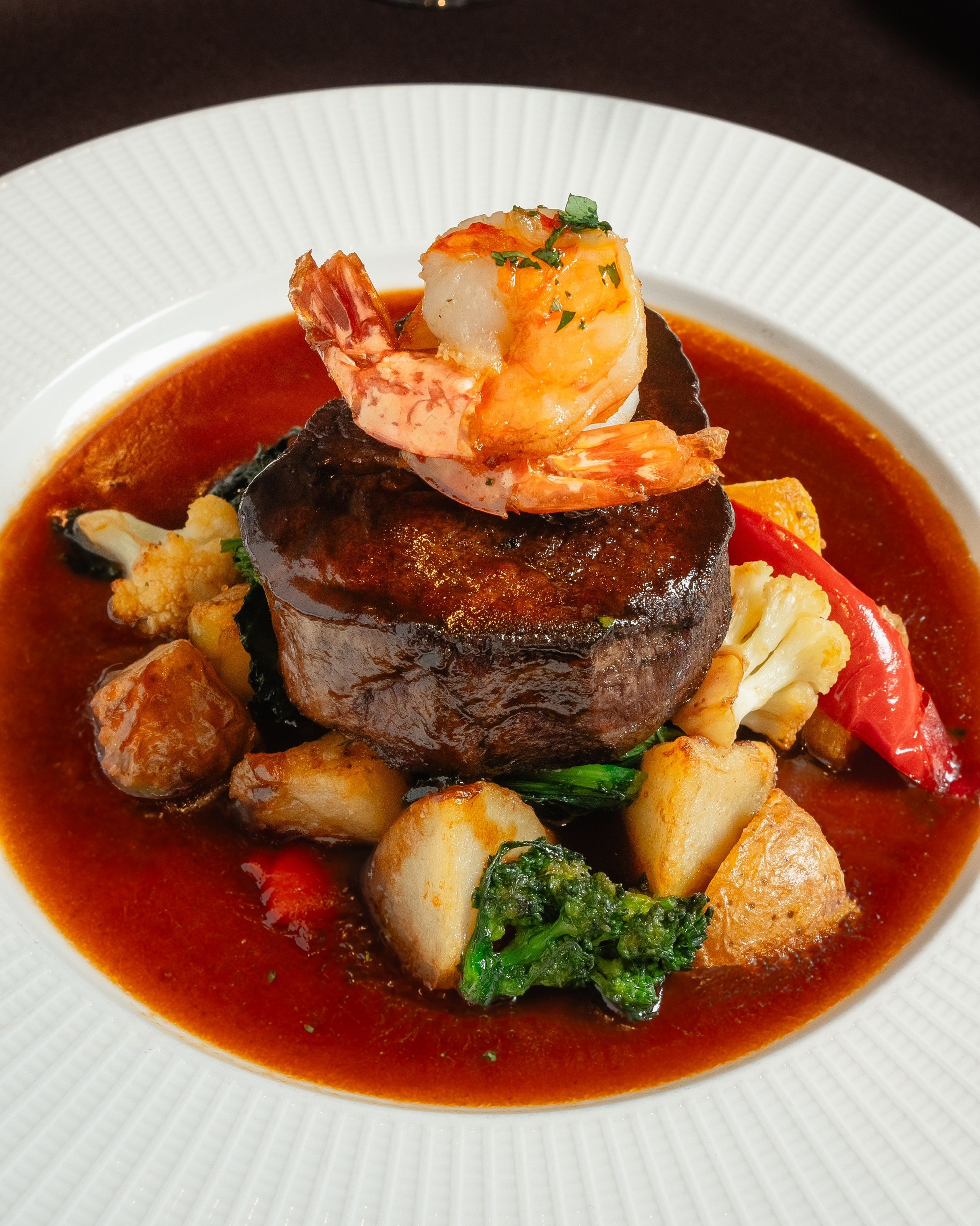 Luna. Welcome to my video and photo world!