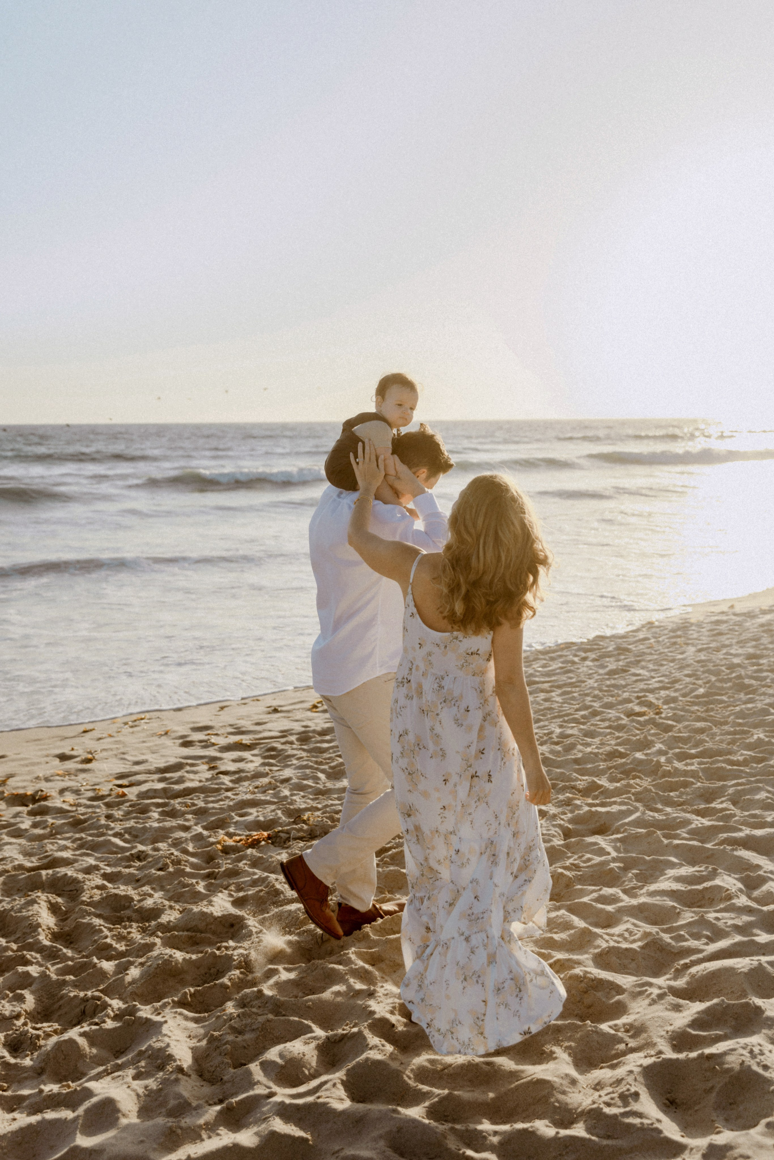 Family Photoshoot at Venice Beach, Los Angeles | Taya Frank. Southern California Family and Couple Photographer