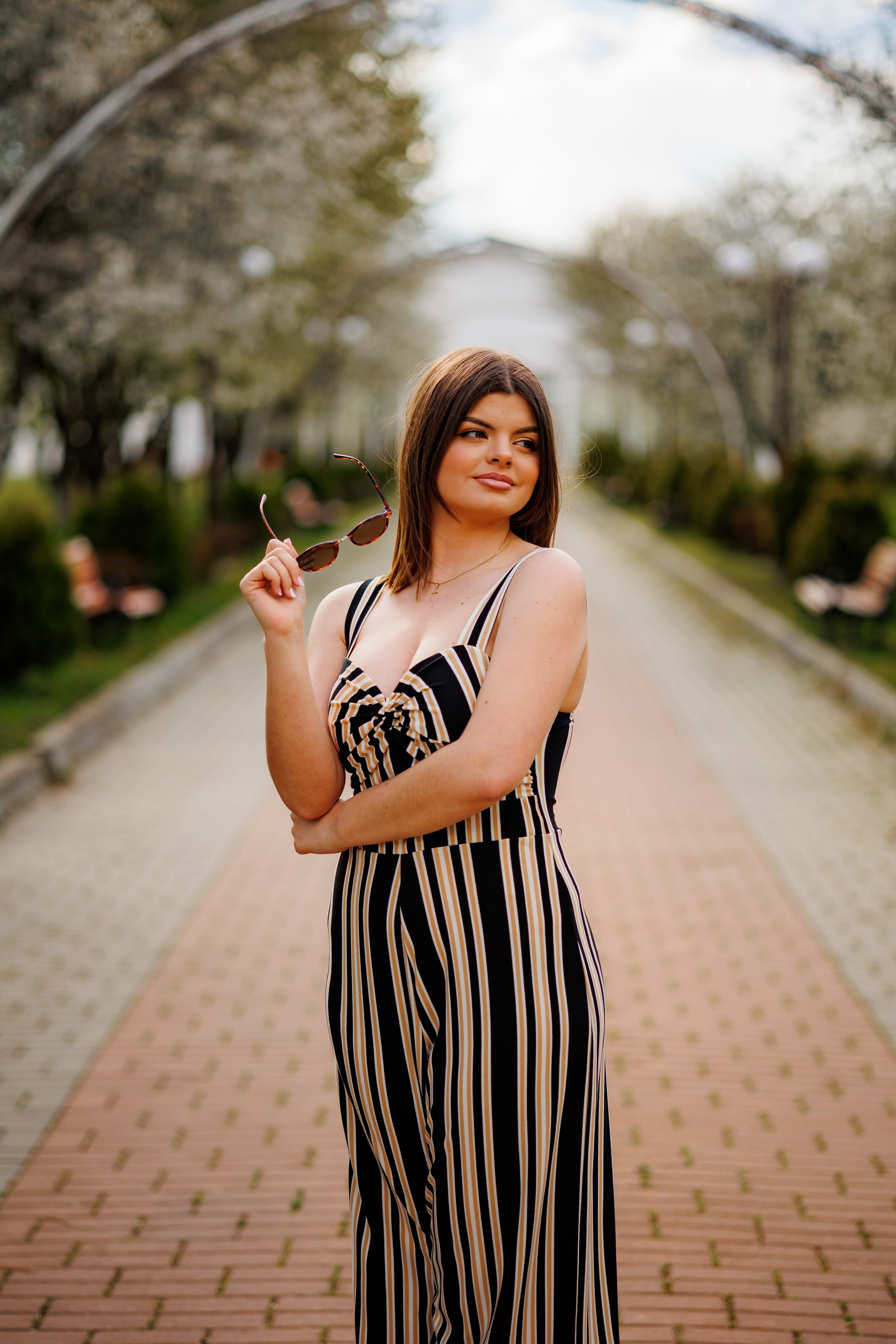 Domeniul Lupaș 200 lei/ toată clasa. Trendy Albums