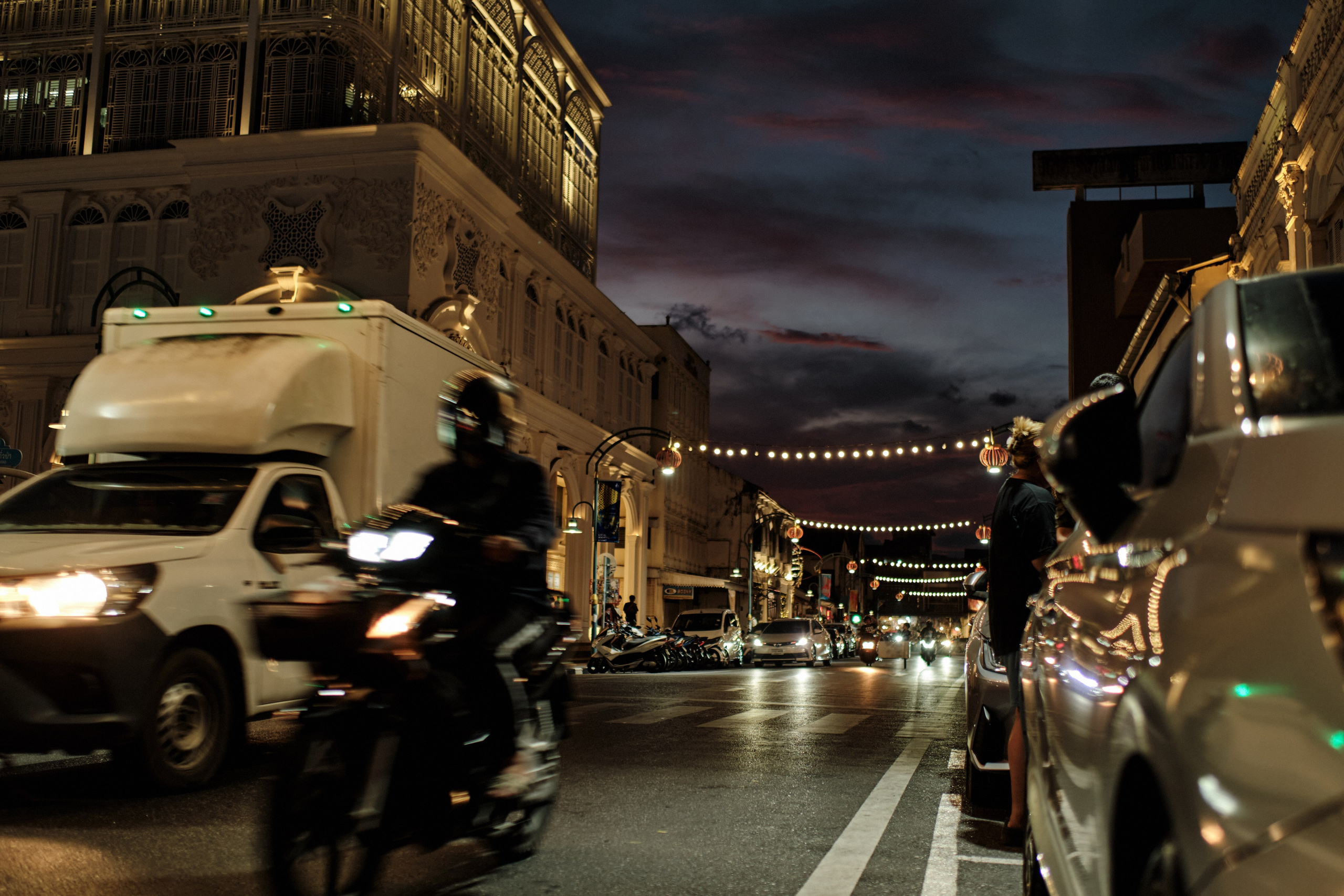Phuket streets. New year. Portrait photographer Alena Novgorodtseva