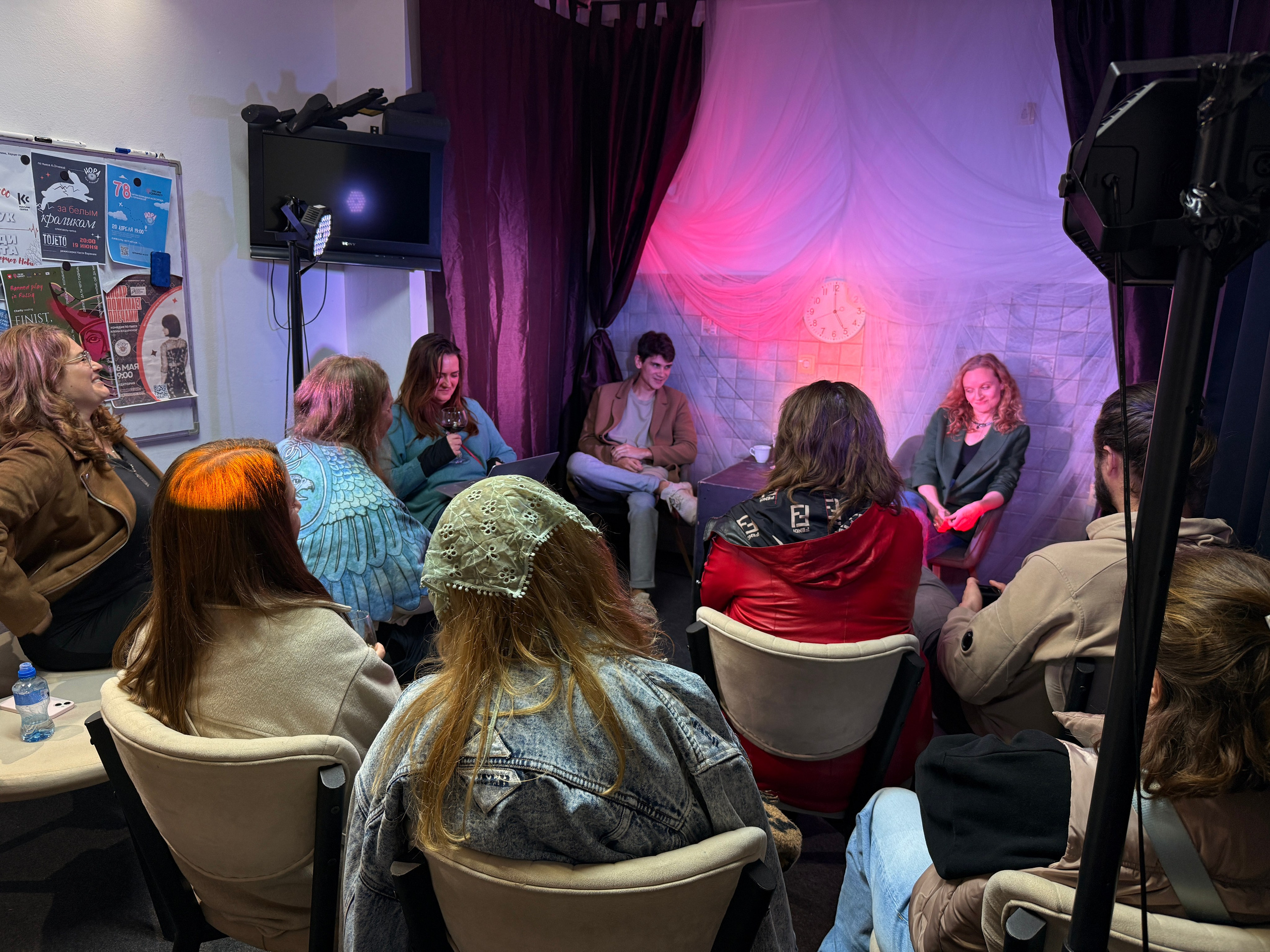 Фоторепортаж вистави у Будві. Портретний фотограф Альона Новгородцева