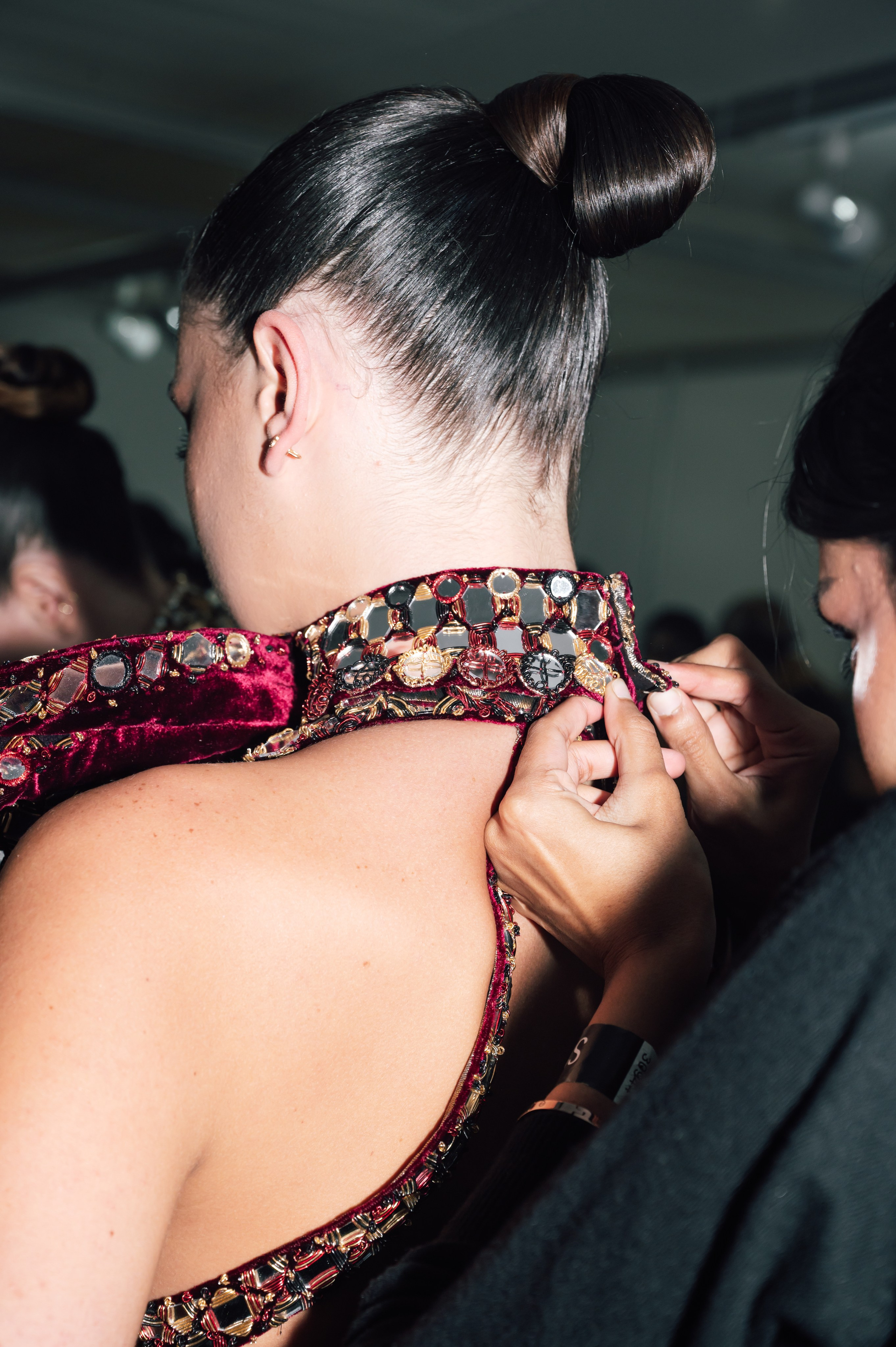 ELLE x Manish Malhotra. Versoluna