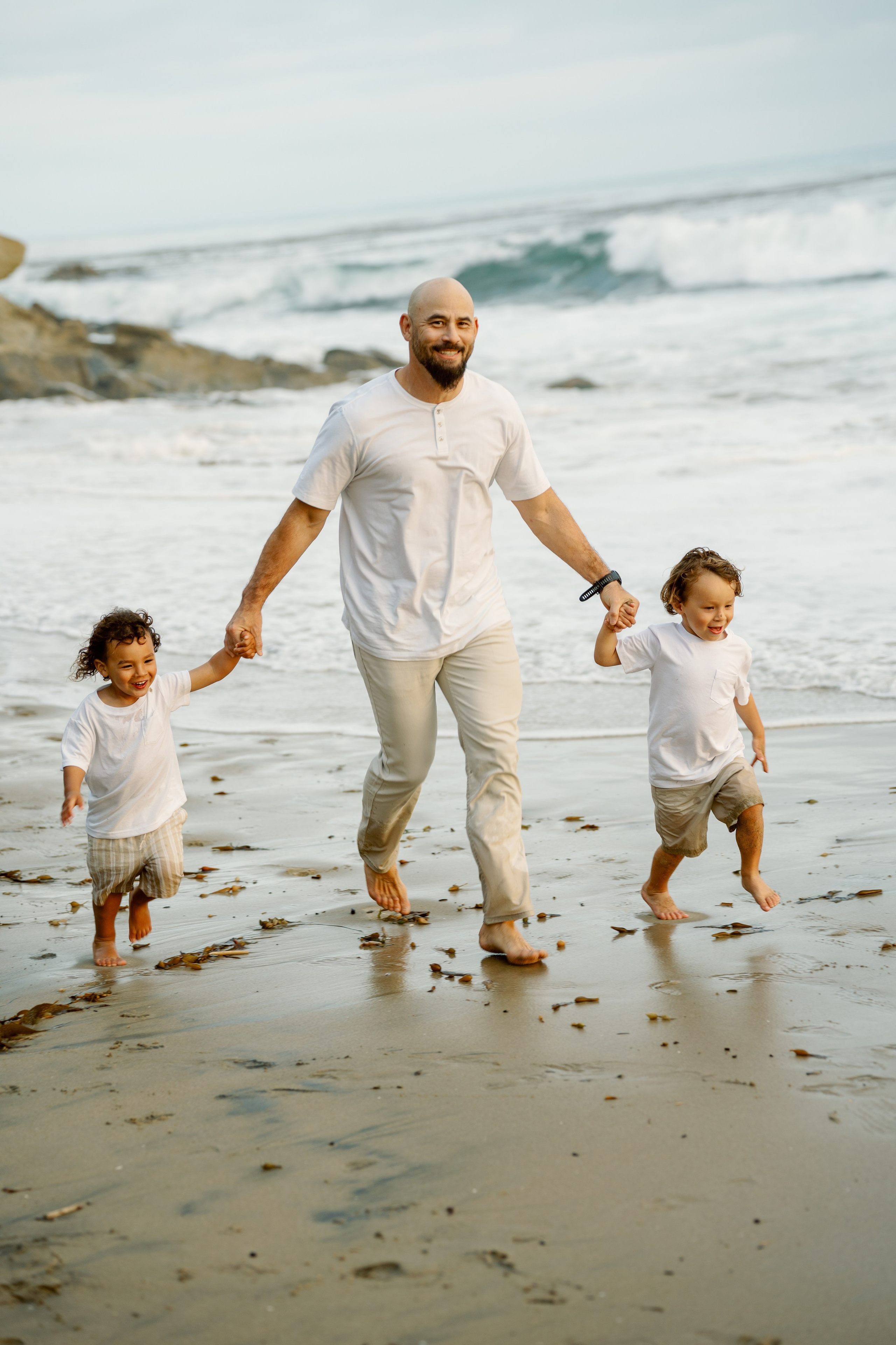 Maternity Photoshoot at Laguna Beach. Wedding Photography & Videography Team in California, Los Angeles, San Francisco, San Diego and Travel