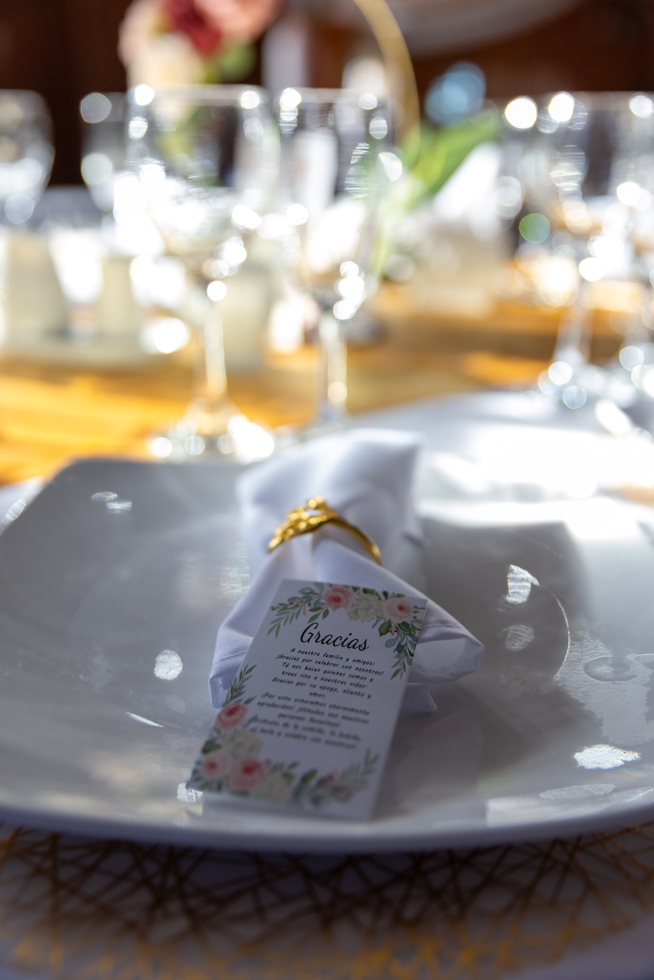 Elizabeth & Luis. Dinka & Emilio - El arte de preservar lo que no se repite