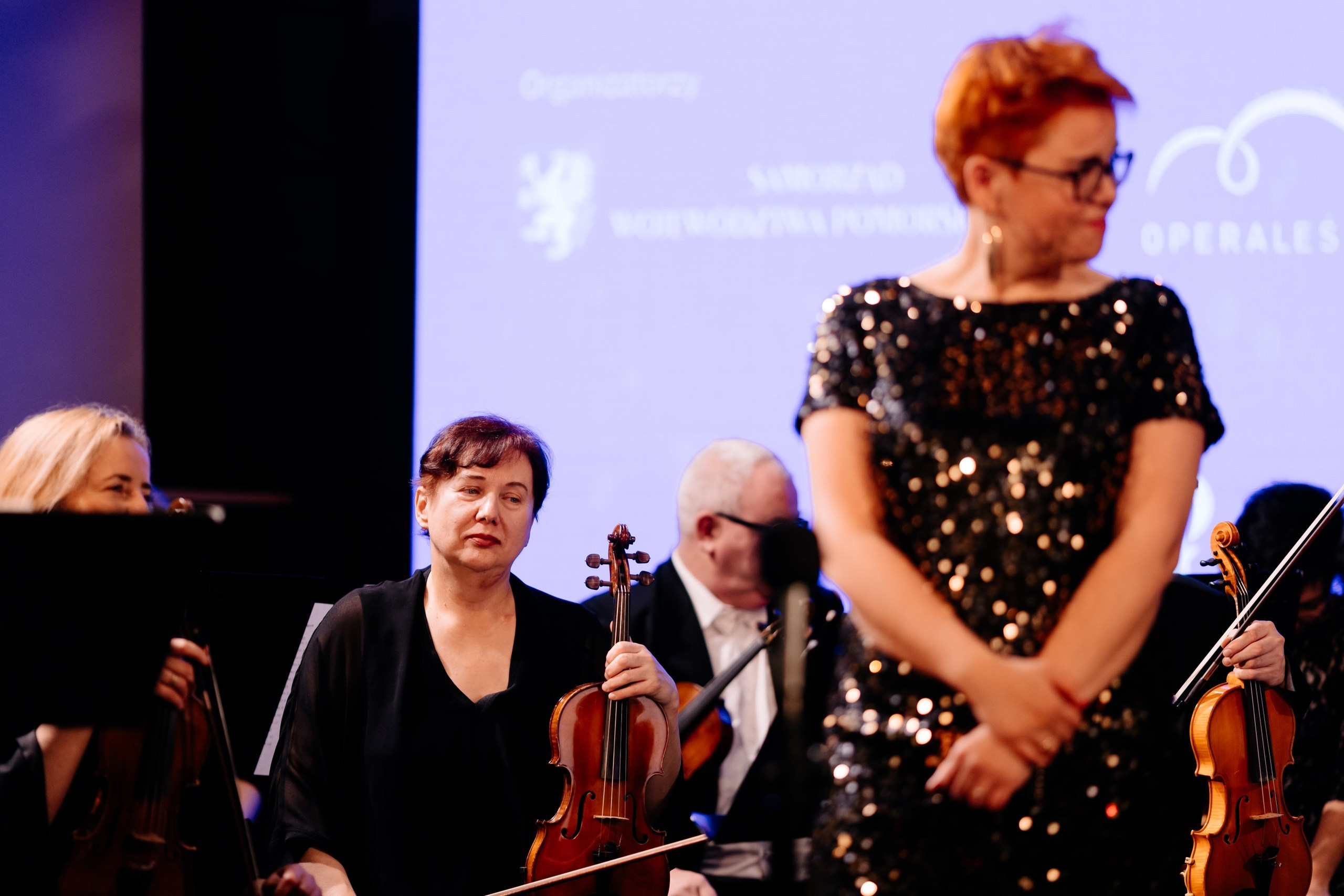 Opera Leśna. Fotograf Ślubny Warszawa - Sesje Biznesowe Rodzinne Eventy