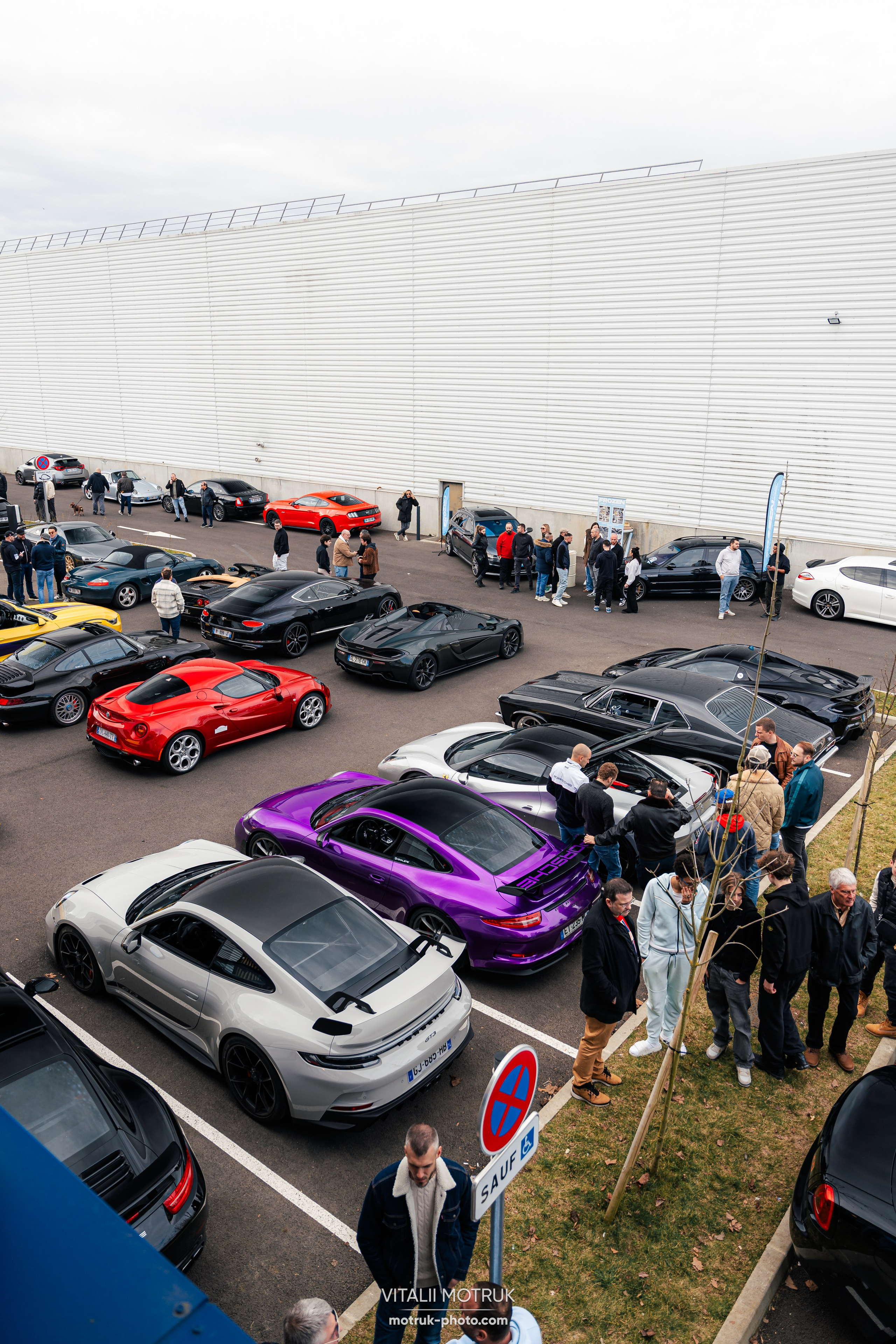 Cars and Coffee 9 mars — BEMA. Photographe de voitures à Paris — Vitalii Motruk