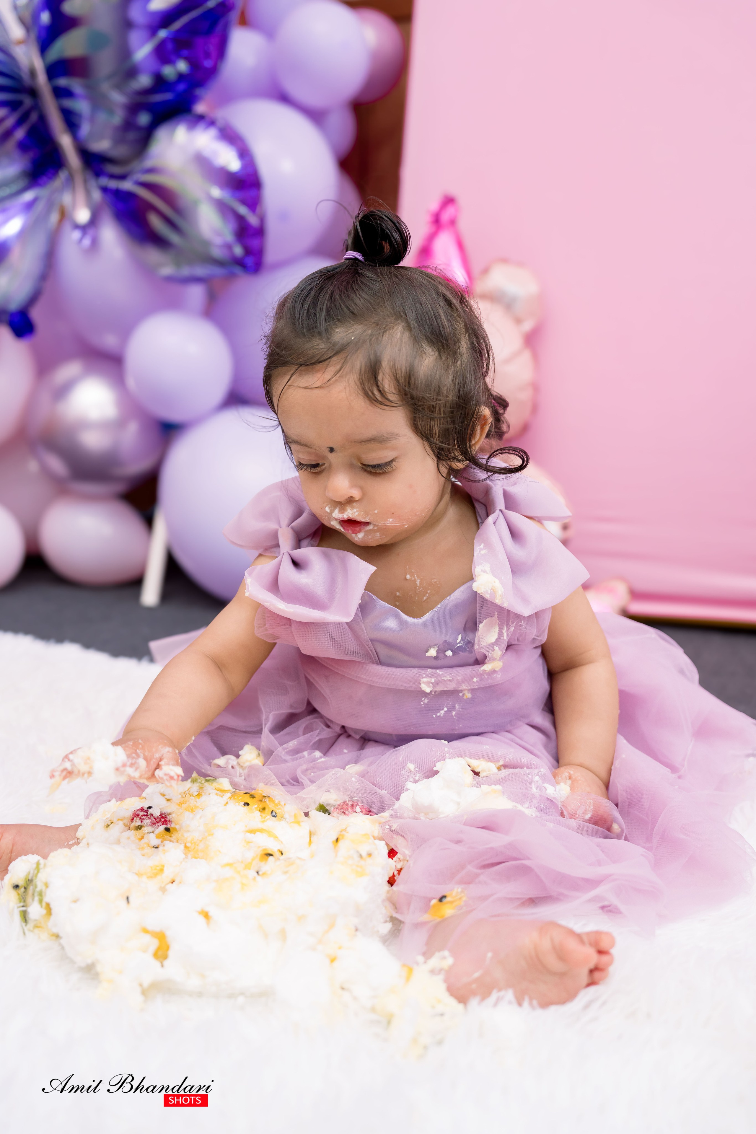 Yuhana’s Cake Smash Session. Freelance Photographer in Newcastle & Central Coast