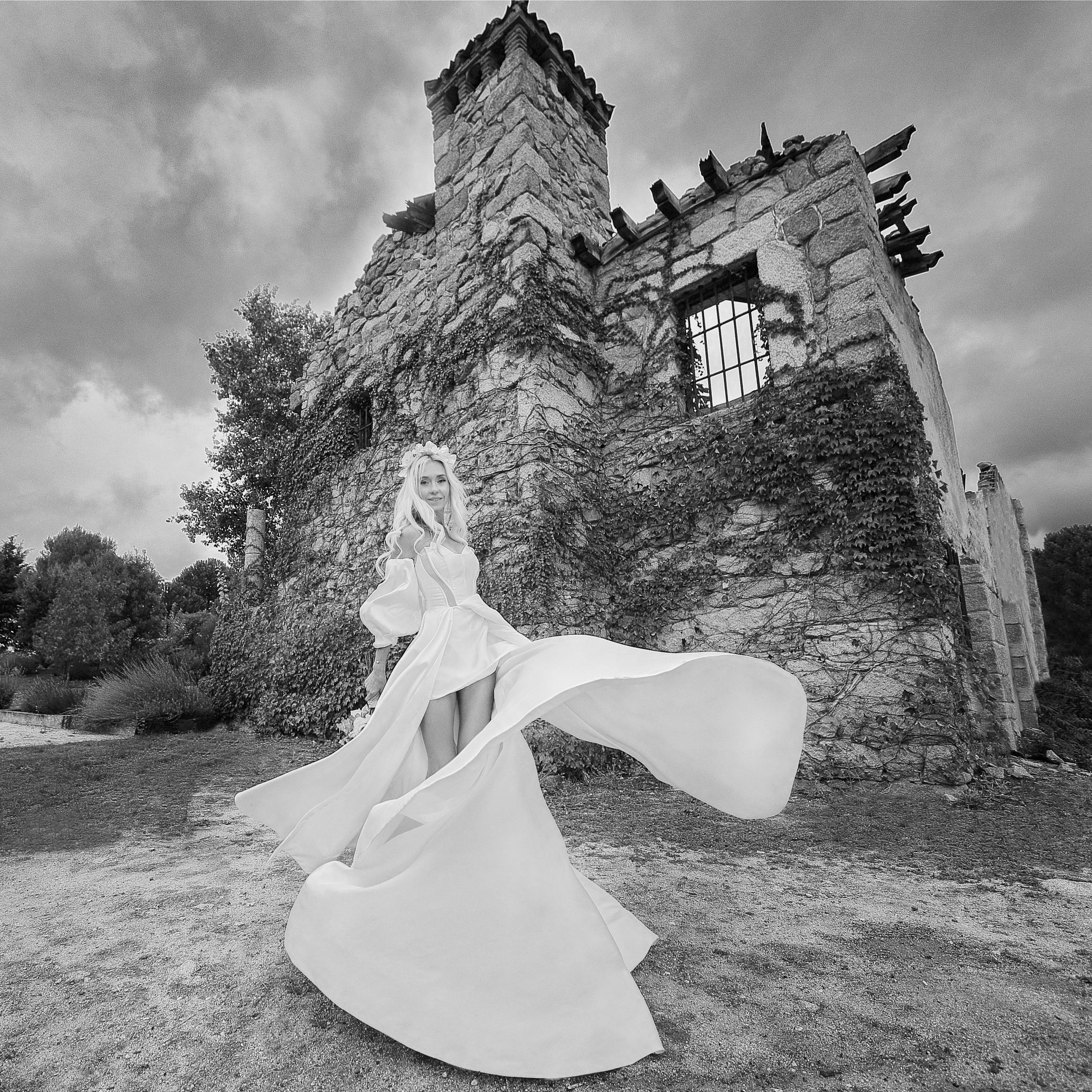 Madrid. Finca El Gasco. Luxury wedding, portrait, family photographer over Europe