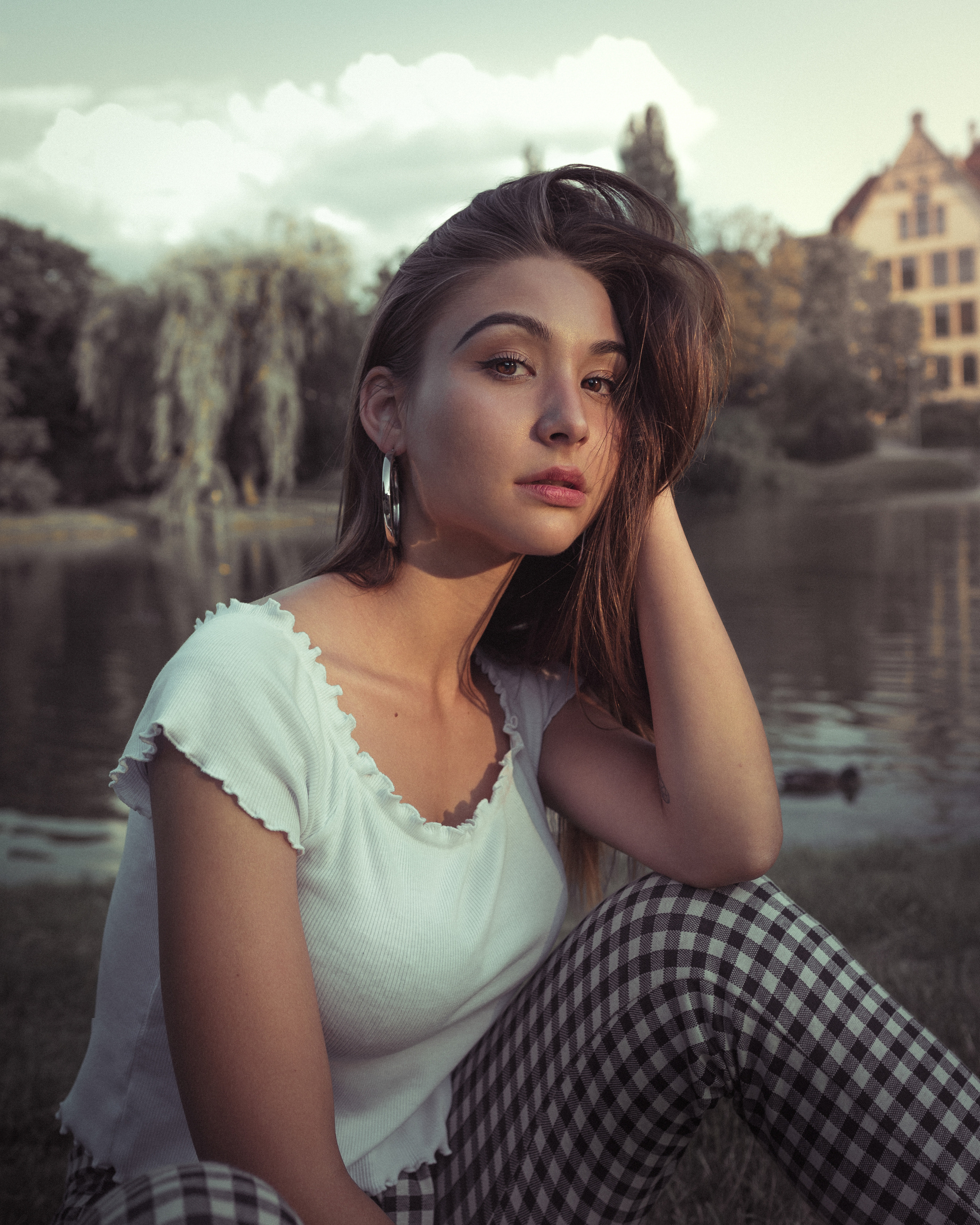 Outdoor. Mike Avelli