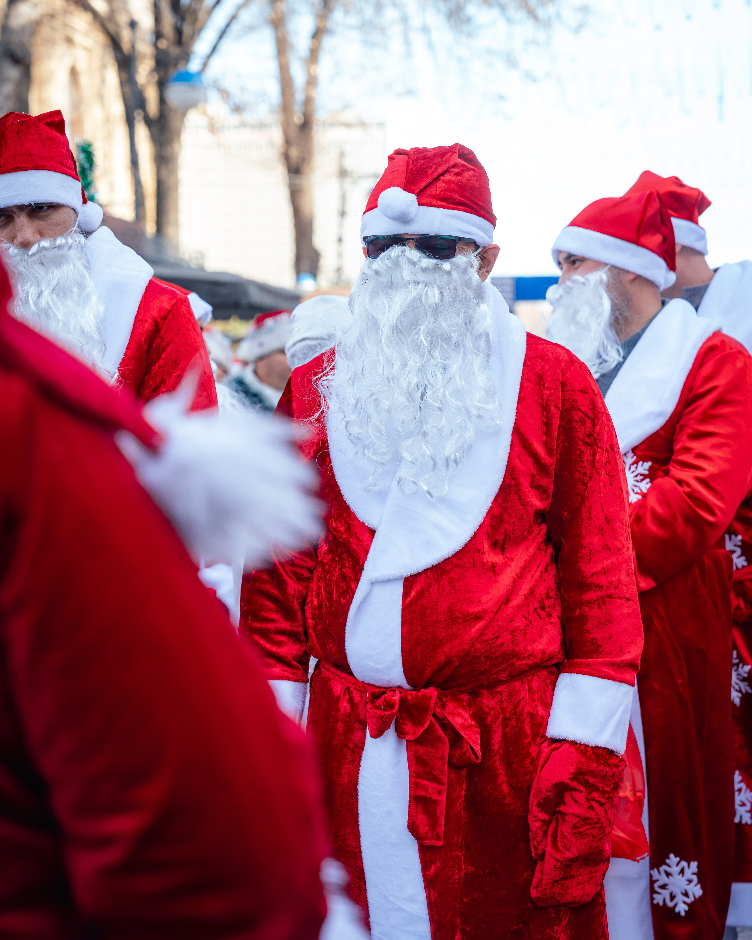 Парад Дедов Морозов. Георгий Намазов | Фотограф в Ташкенте