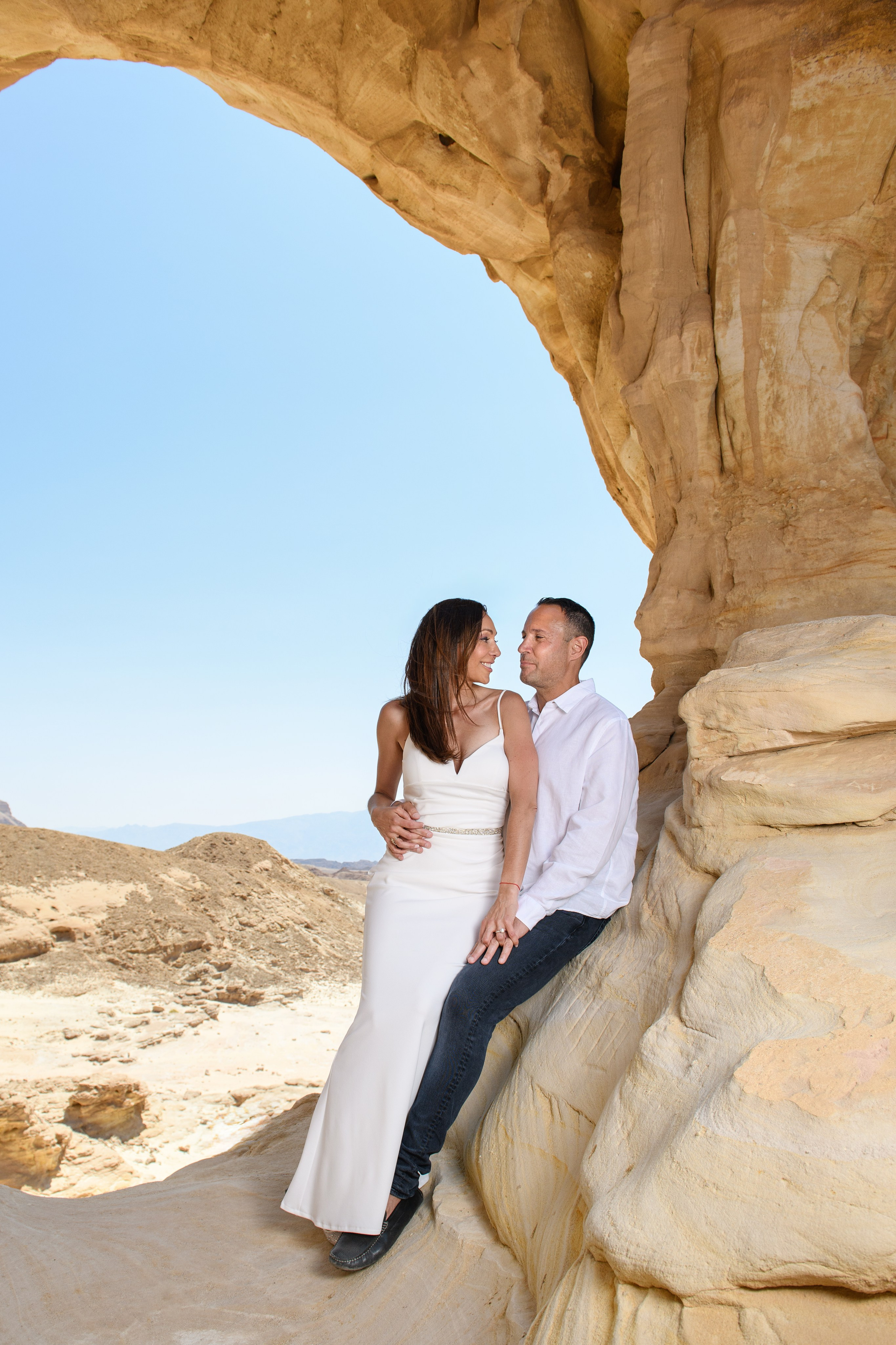 Wedding in the Timna park for Guy & Jodie. Family children pregnancy love stories photographer in Eilat Israel Olga Amchislavsky