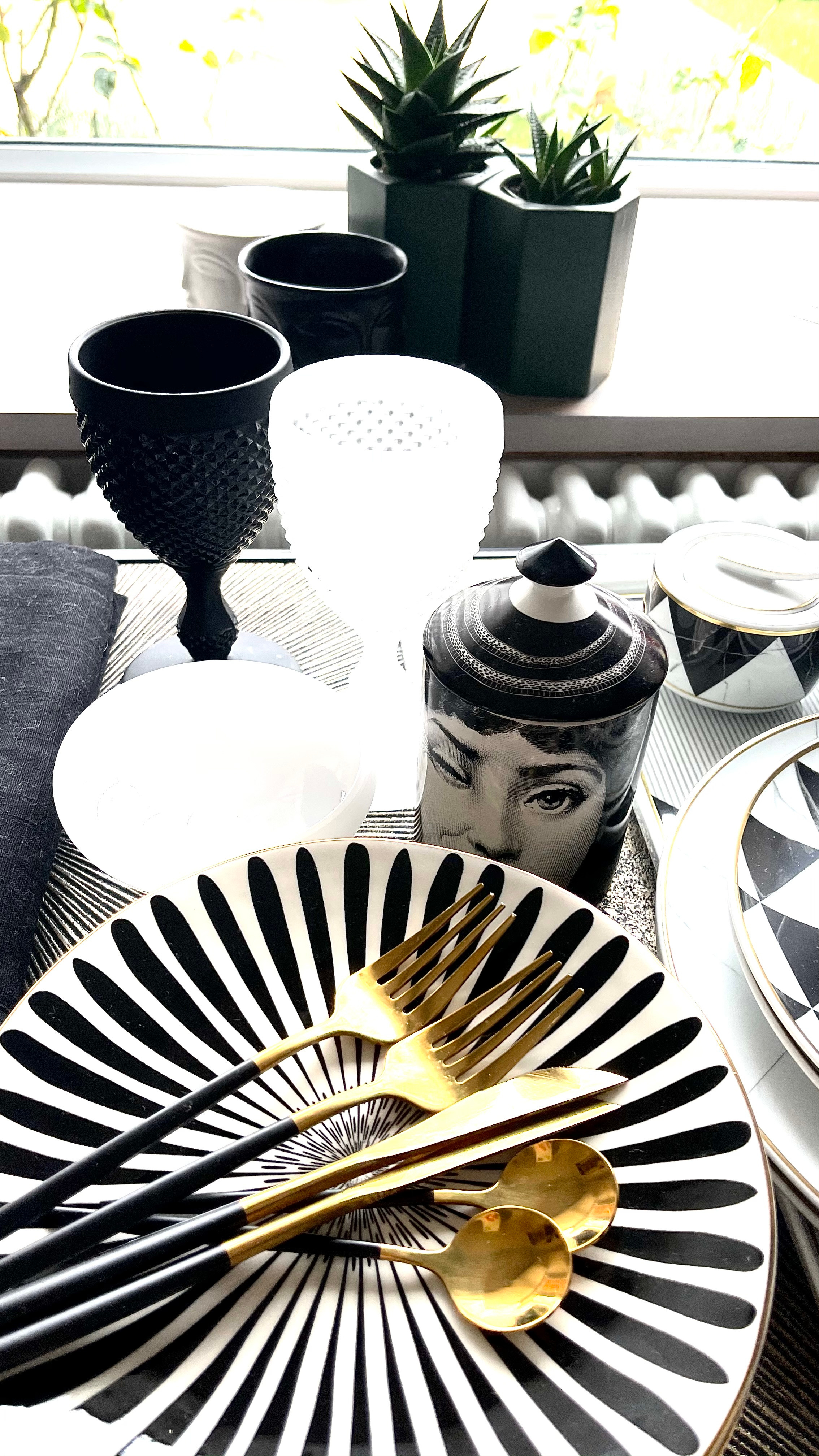 PERSONAL BREND INTERIOR DESIGNER. Professional garden design and photography services in London