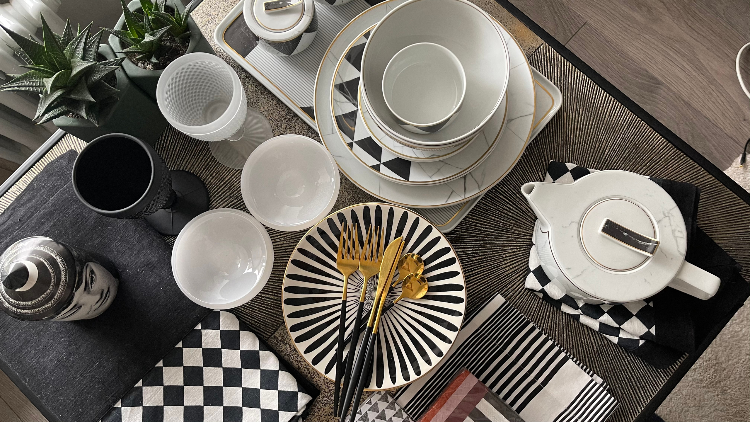 PERSONAL BREND INTERIOR DESIGNER. Professional garden design and photography services in London