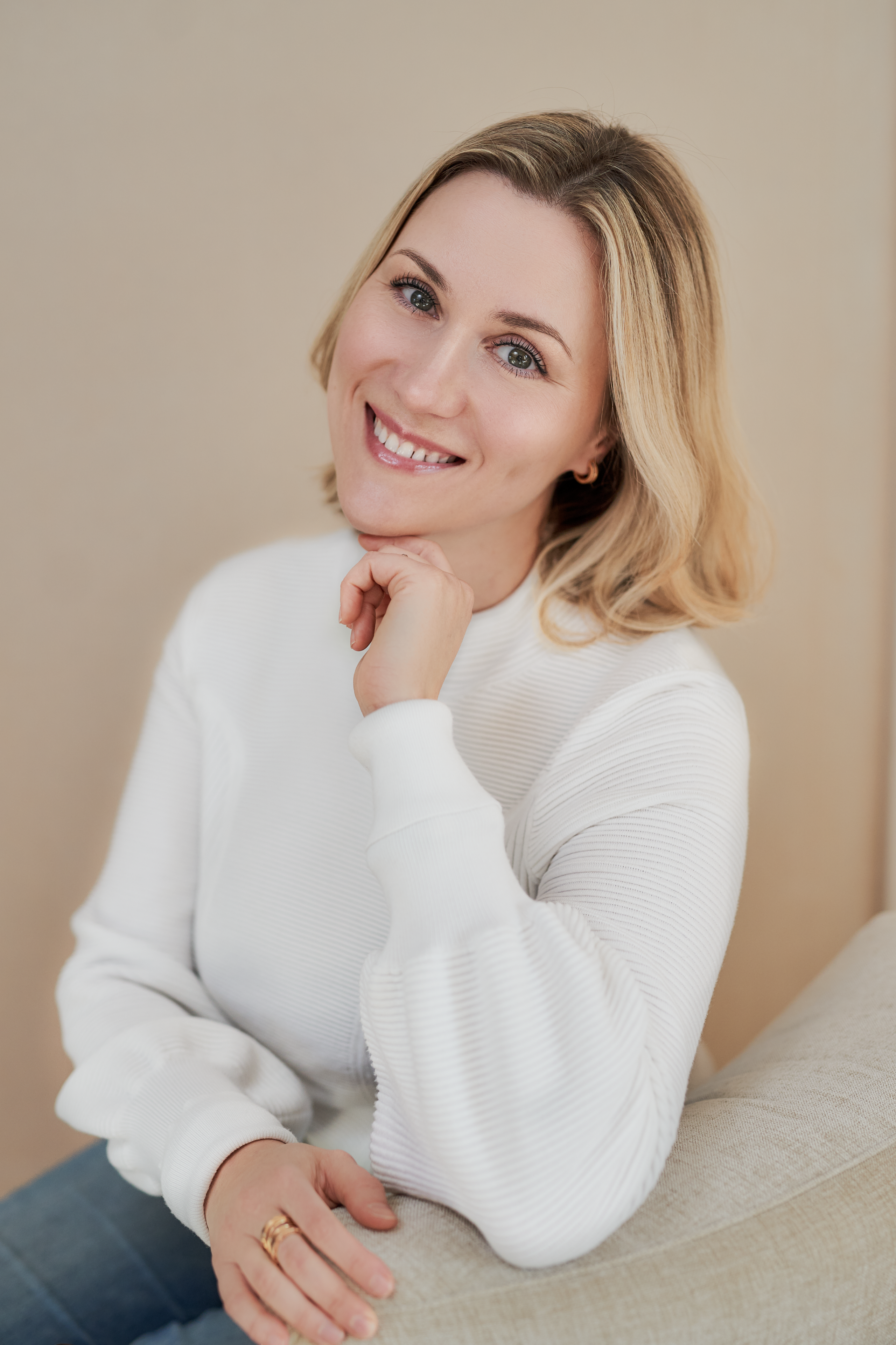 CONTENT FINANCIAL ADVISER. Professional garden design and photography services in London