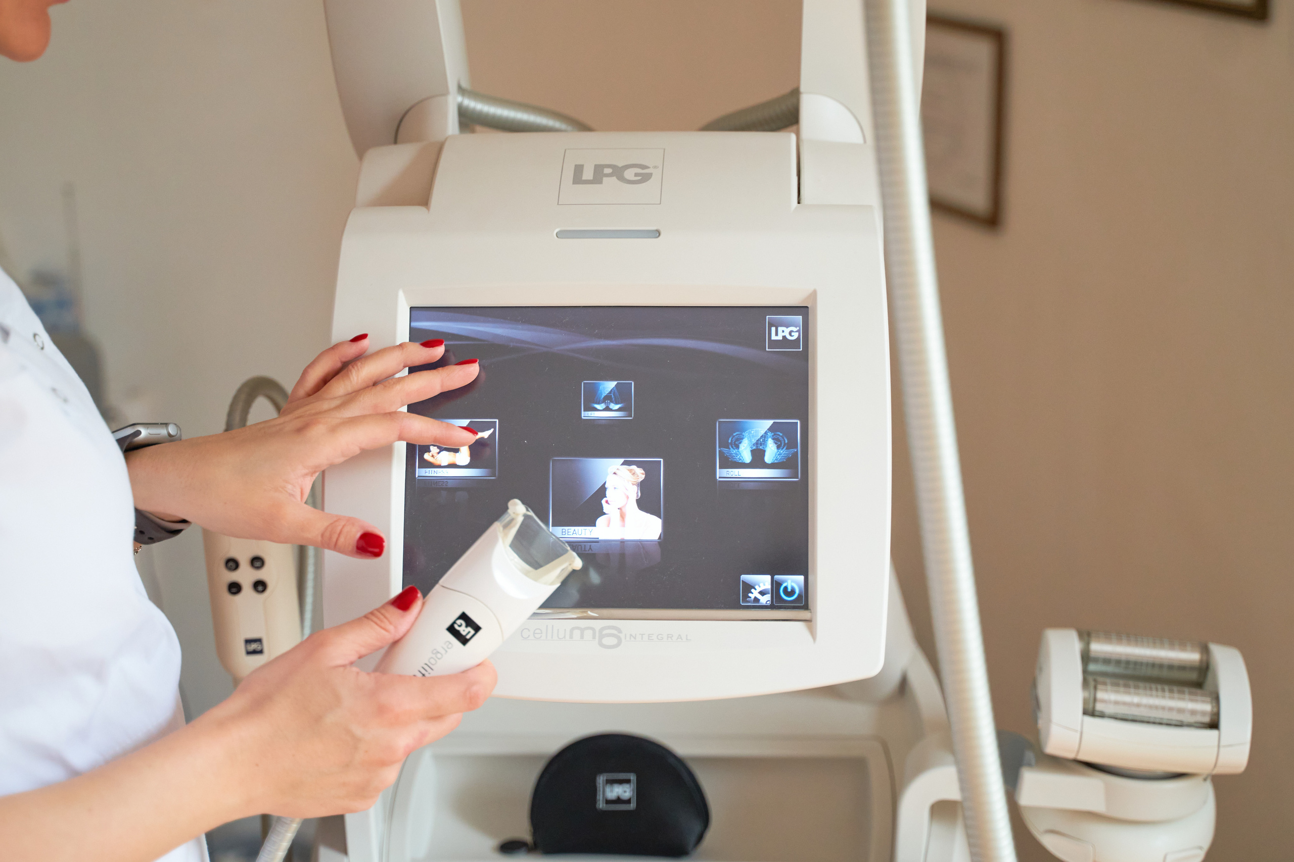 CONTENT LPG SALON. Professional garden design and photography services in London