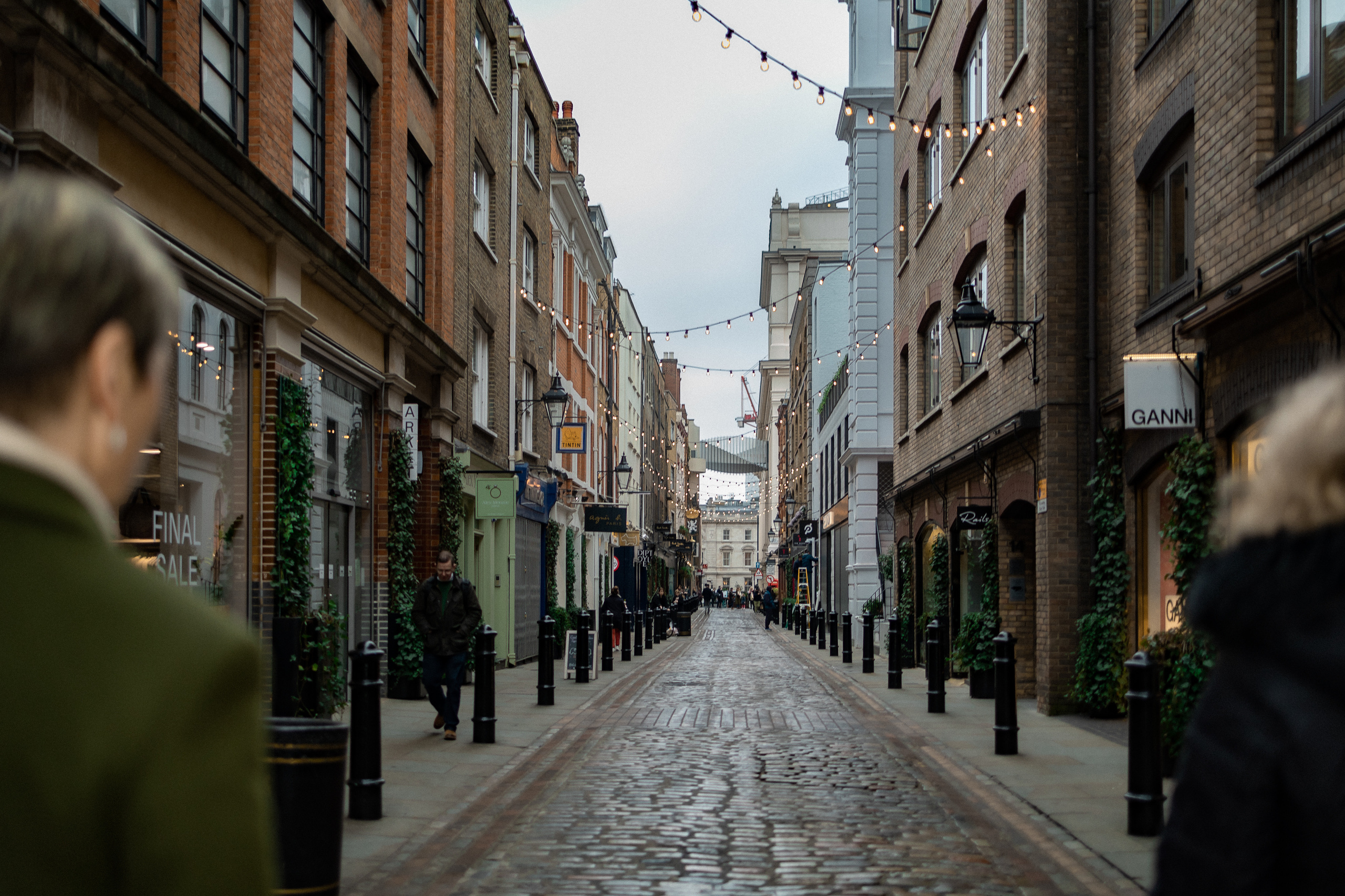 CONTENT PHOTOGRAPHY PERFUME TOUR. Professional garden design and photography services in London