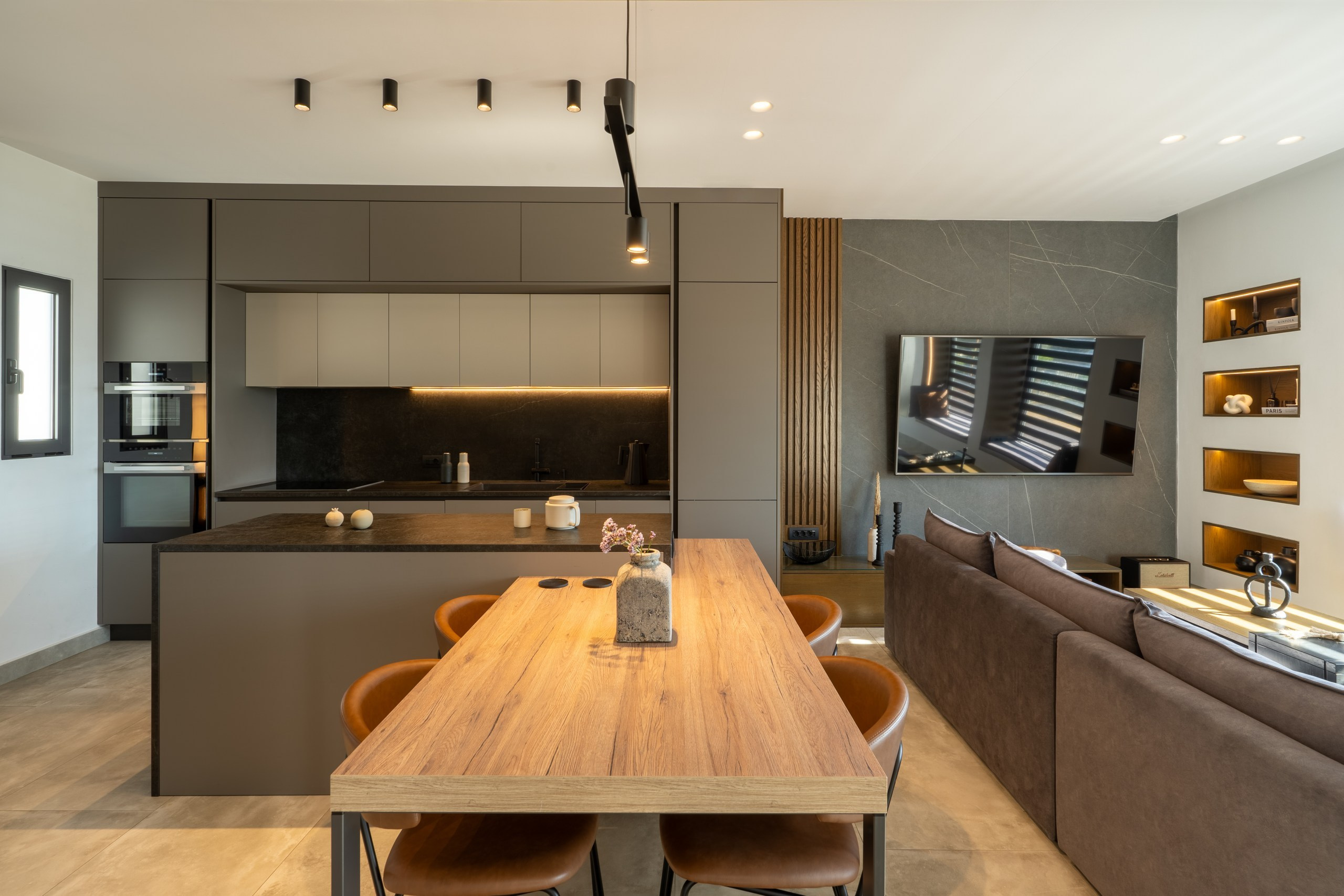 Idomenea Interior. Photo & Videos