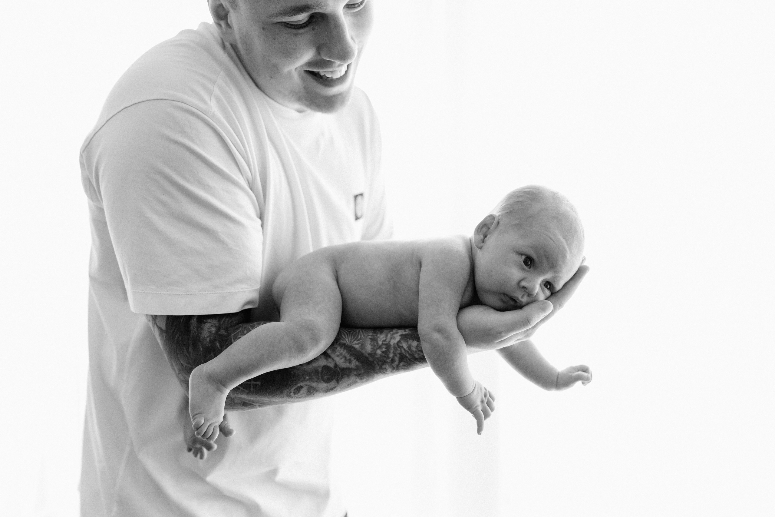 Newborn Home Photo Session. Maternity, newborn photographer in the Bay Area|Iryna Rakivnenko