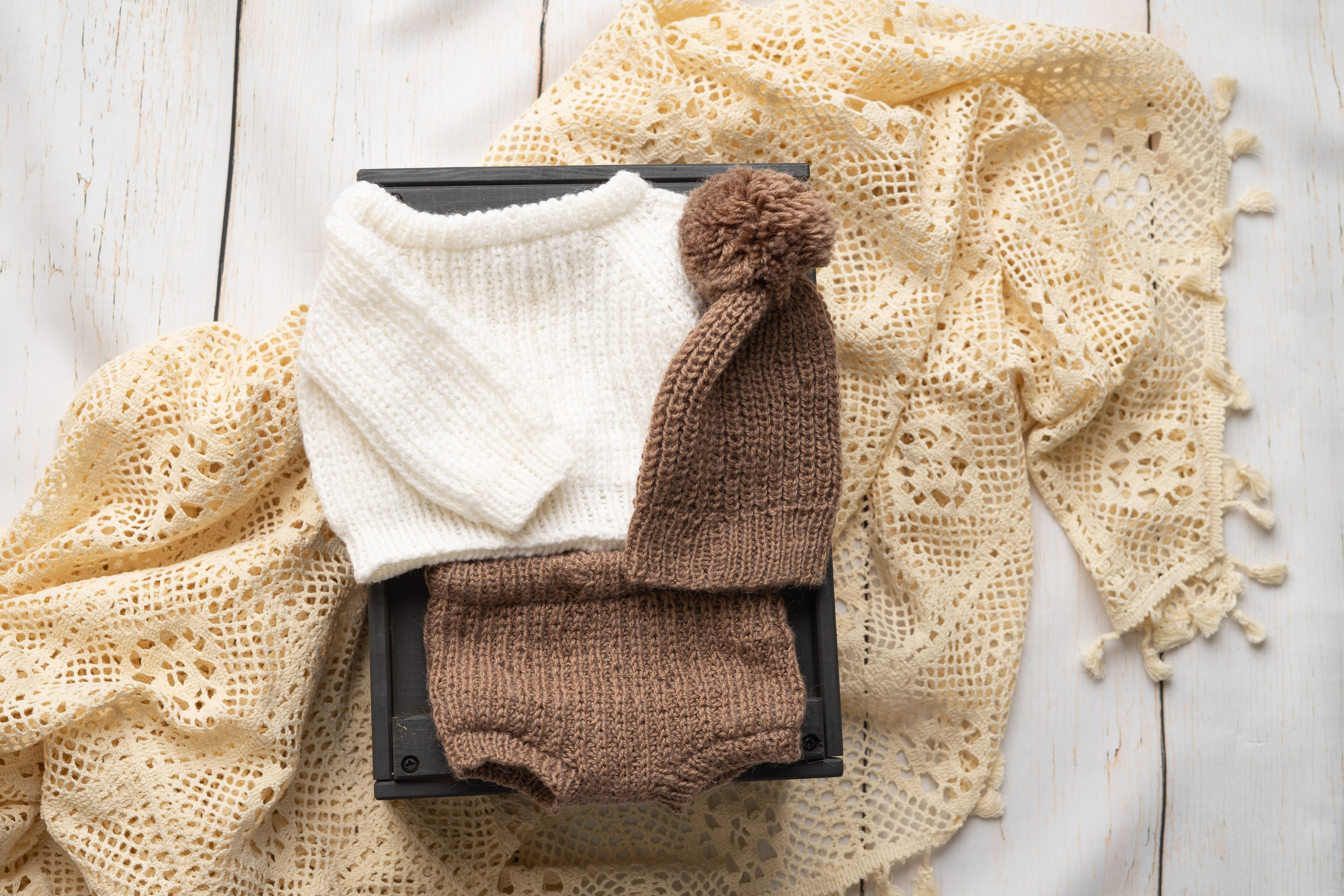 Outfits for Girls. Newborn Photographer and life casting in Dubai Dariya Saeed