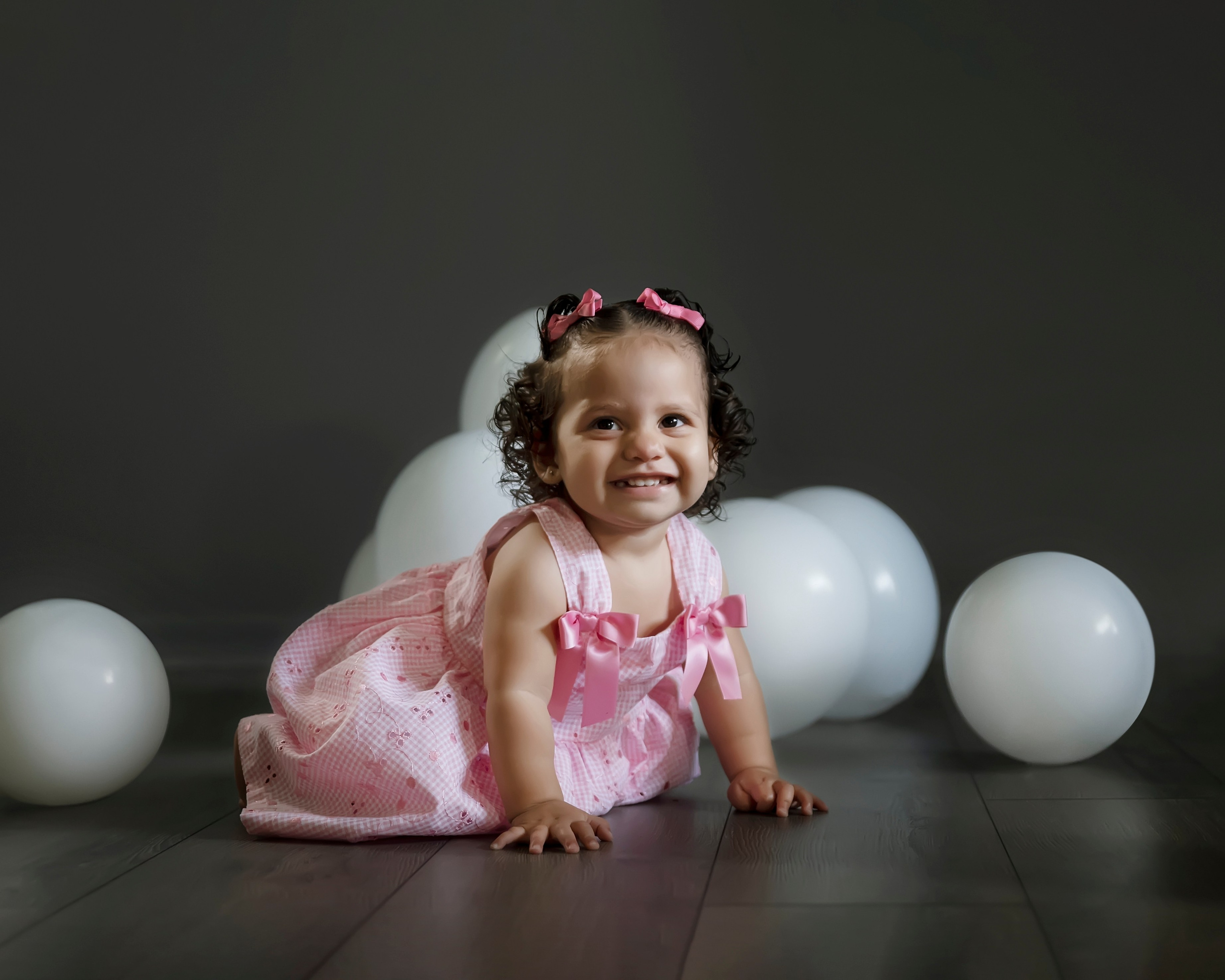 ONE year baby girl. Portrait, kids and family photographer in Wesley Chapel Alina Alice Osipova