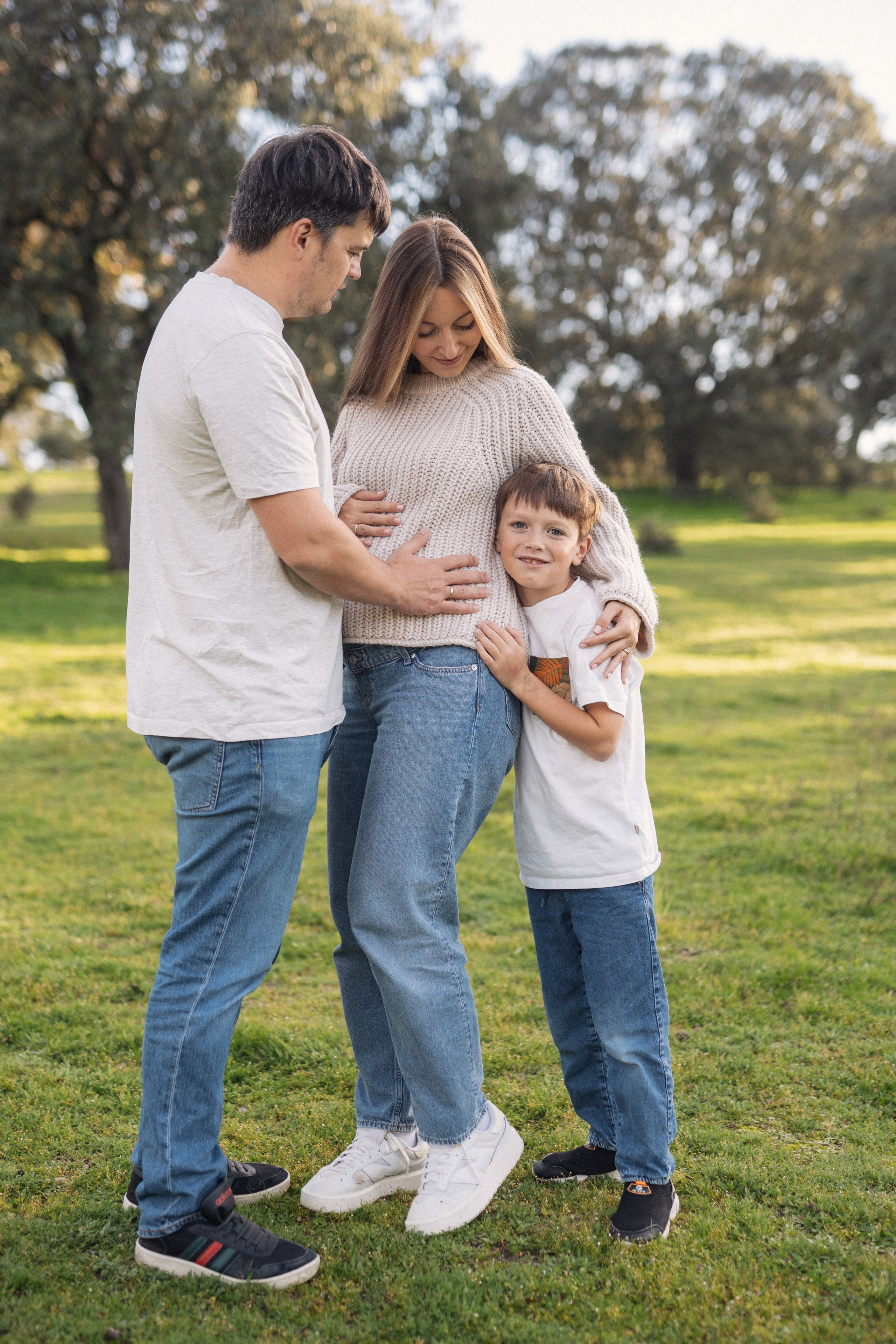 Family Session Photography in Spain. Photographer in Madrid, Spain. Alyona Belyaninova