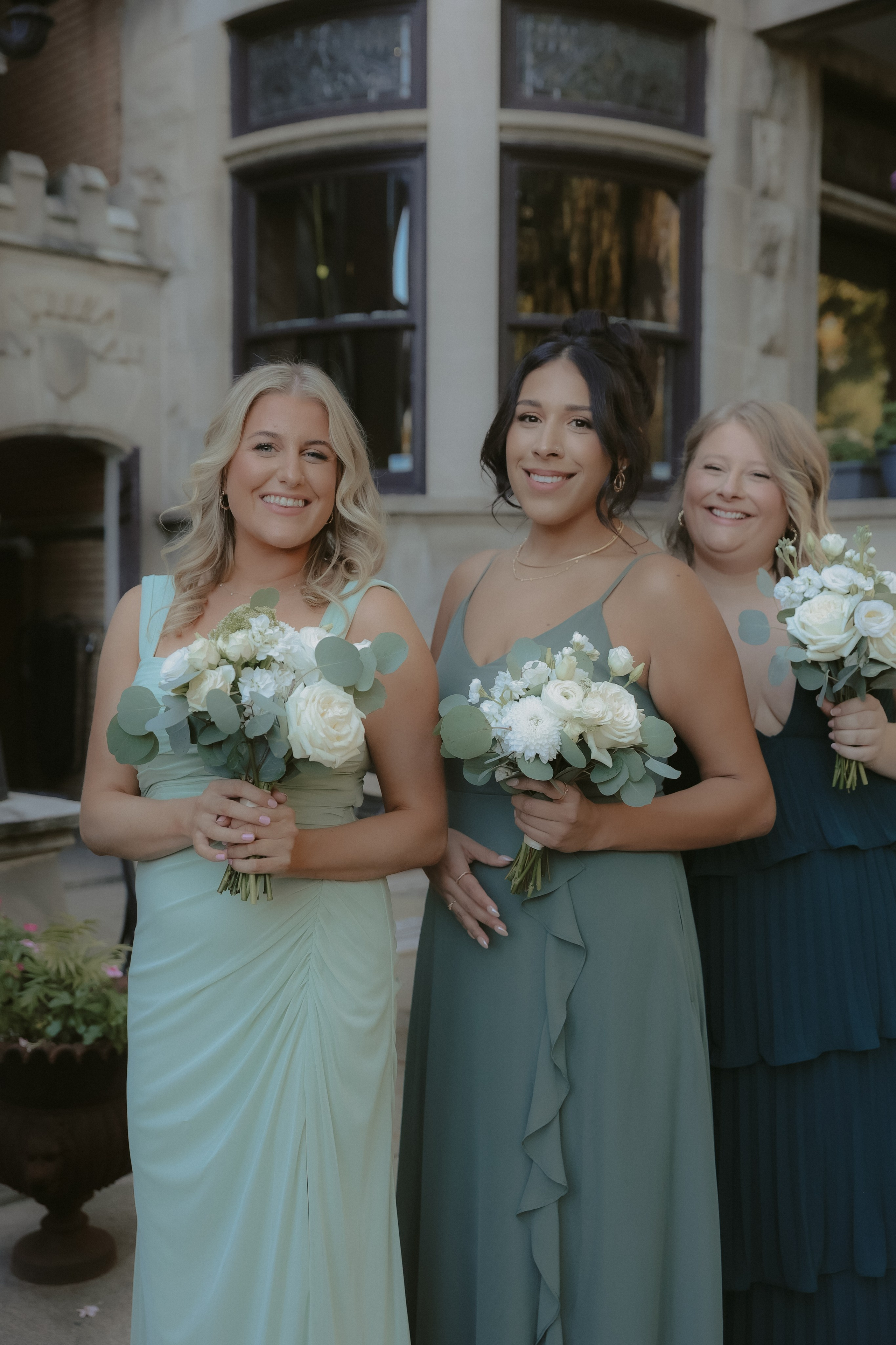 Madison&Otis. Couple photographer in Chicago