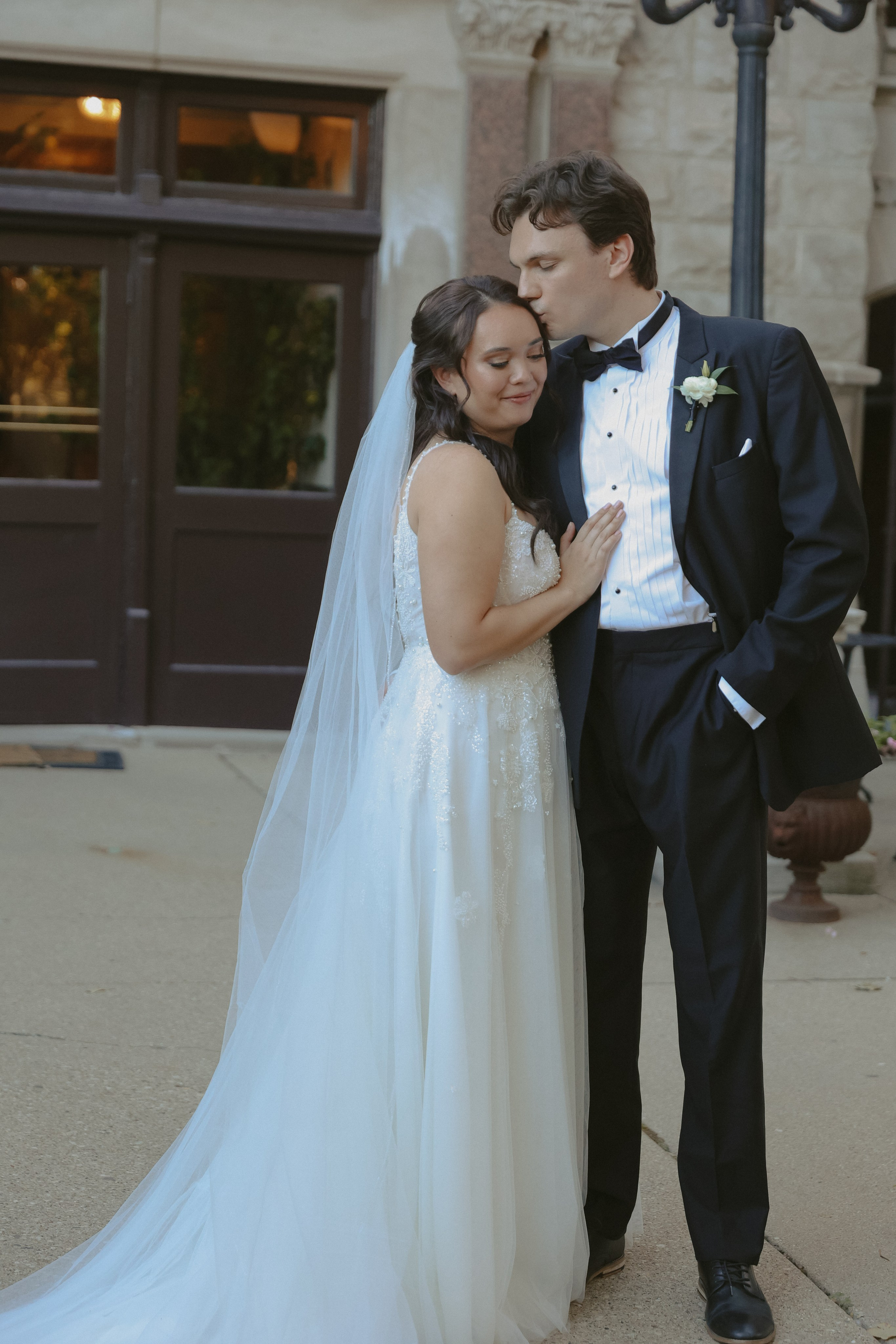 Madison&Otis. Couple photographer in Chicago