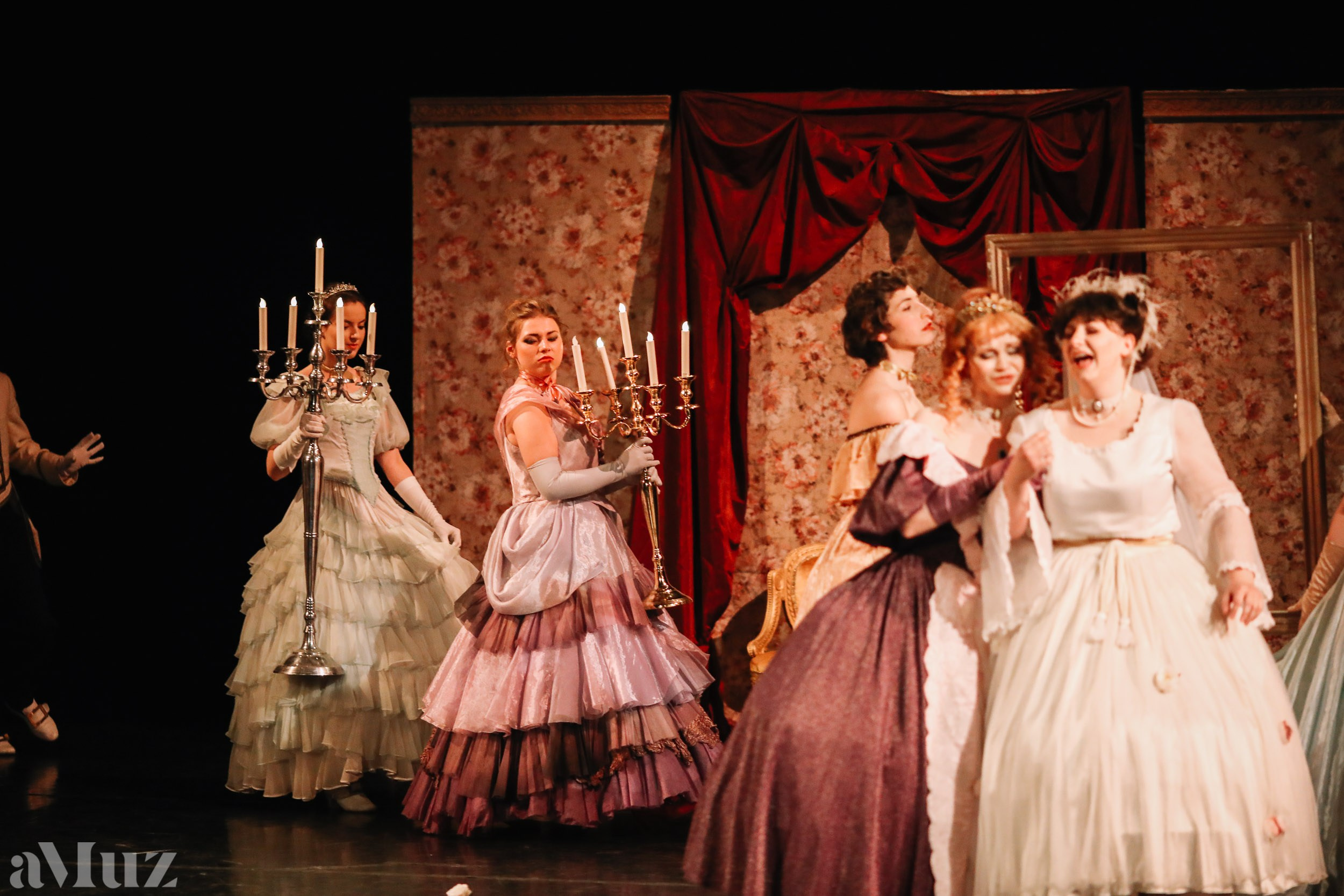 Opera Łąkowa. Fotograf Ślubny Warszawa - Sesje Biznesowe Rodzinne Eventy