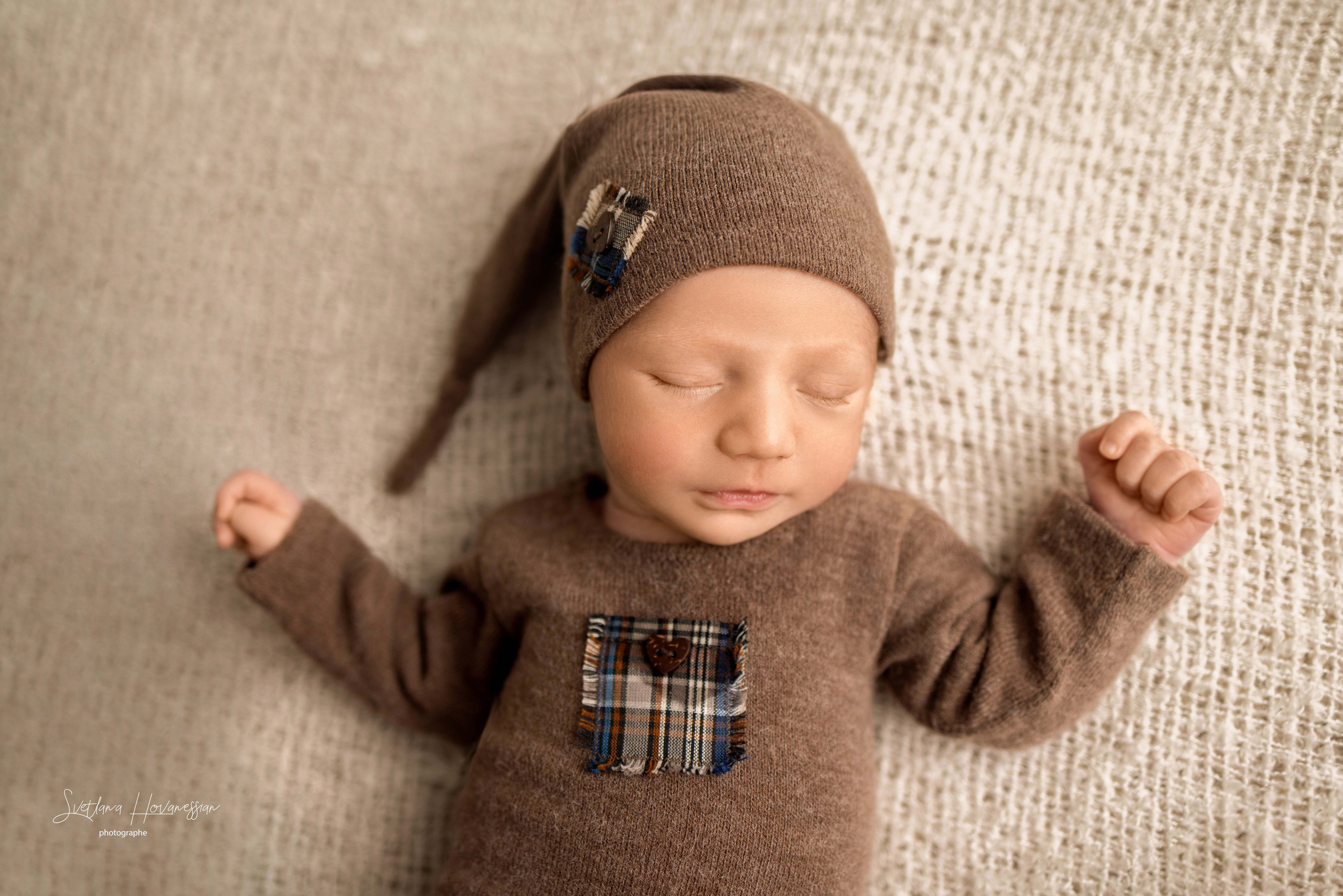 NOUVEAU-NE. PHOTOGRAPHE DE GROSSESSE ET NAISSANCE À LYON