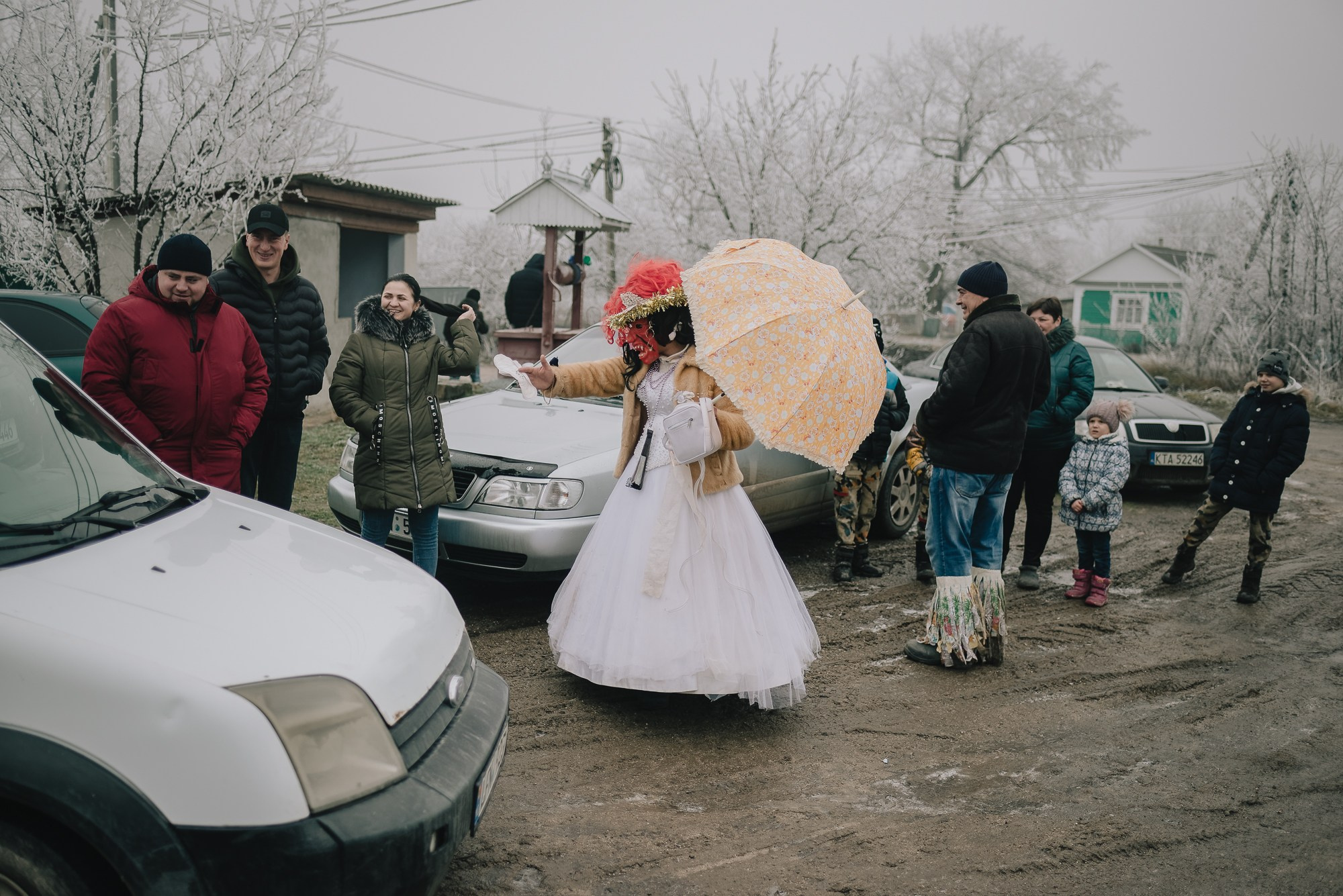 Malanca is a spectacular folk tradition, especially common in the communities of northern Moldova and Bukovina, with deep roots in New Year’s customs. It usually takes place on the night of December 31st to January 1st and marks the transition between years through a blend of folk theater, traditional costumes, music, dance, and humor.Participants – known as malancari – dress up as symbolic characters, often inspired by mythology, history, or rural life: death, the soldier, the bride, the bear, the gypsy, the devil, the old man, and many more. They go from house to house or take part in organized village parades, accompanied by drums, flutes, and distinctive sounds. The message behind it is to chase away evil and attract good fortune, fertility, and abundance in the new year.In some areas, Malanca has evolved into a true display of folk art, with groups preparing costumes, scripts, and music months in advance. It is an authentic way of preserving cultural identity and celebrating community spirit.