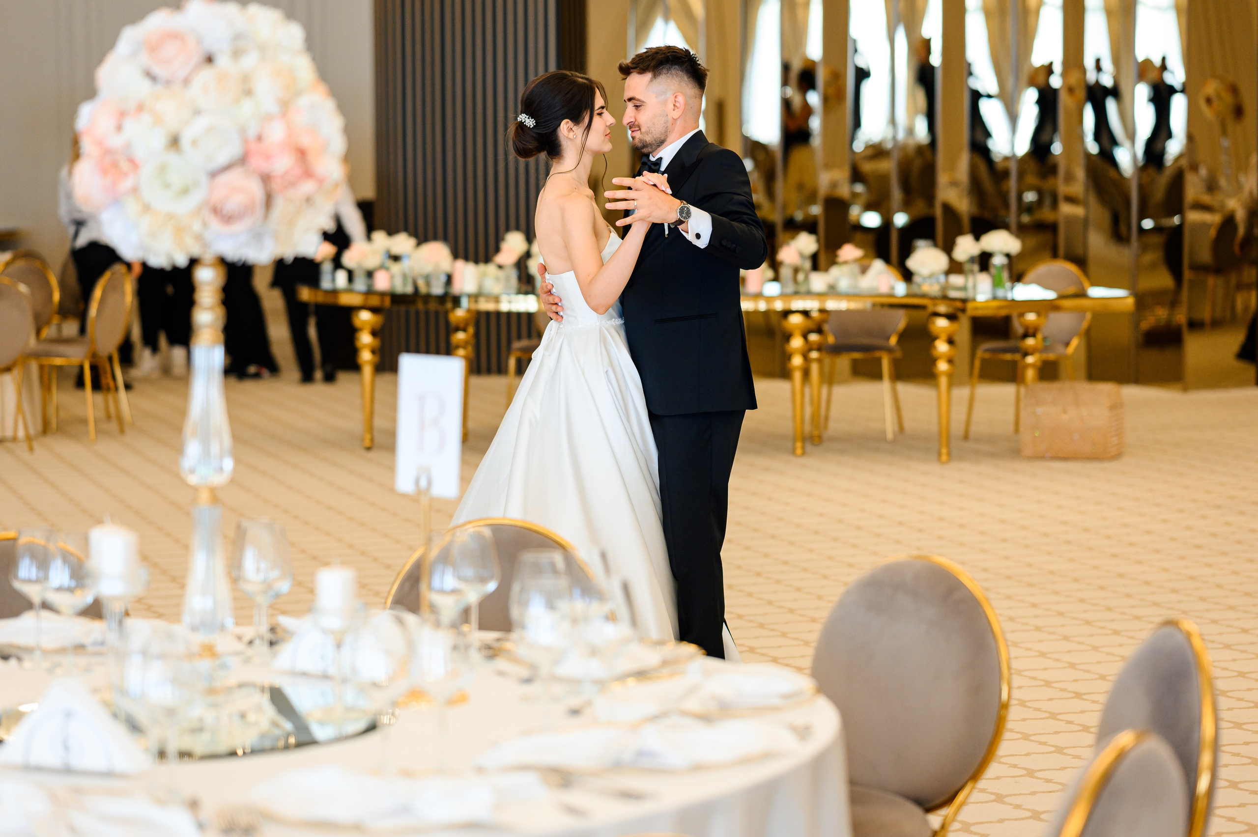 Madalina & Ovidiu. Mugurel Olteanu Fotograf