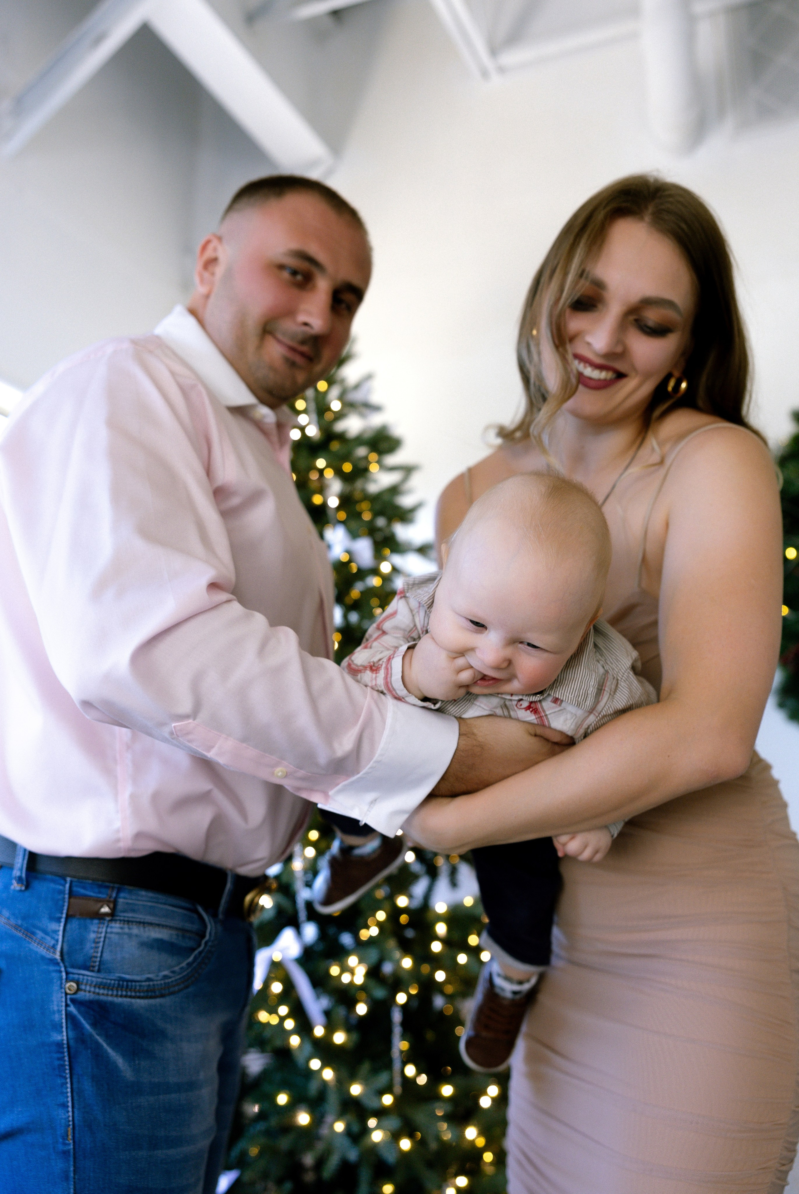 Christmas Family Photoshoot. Photographer Anastasia Nagibina