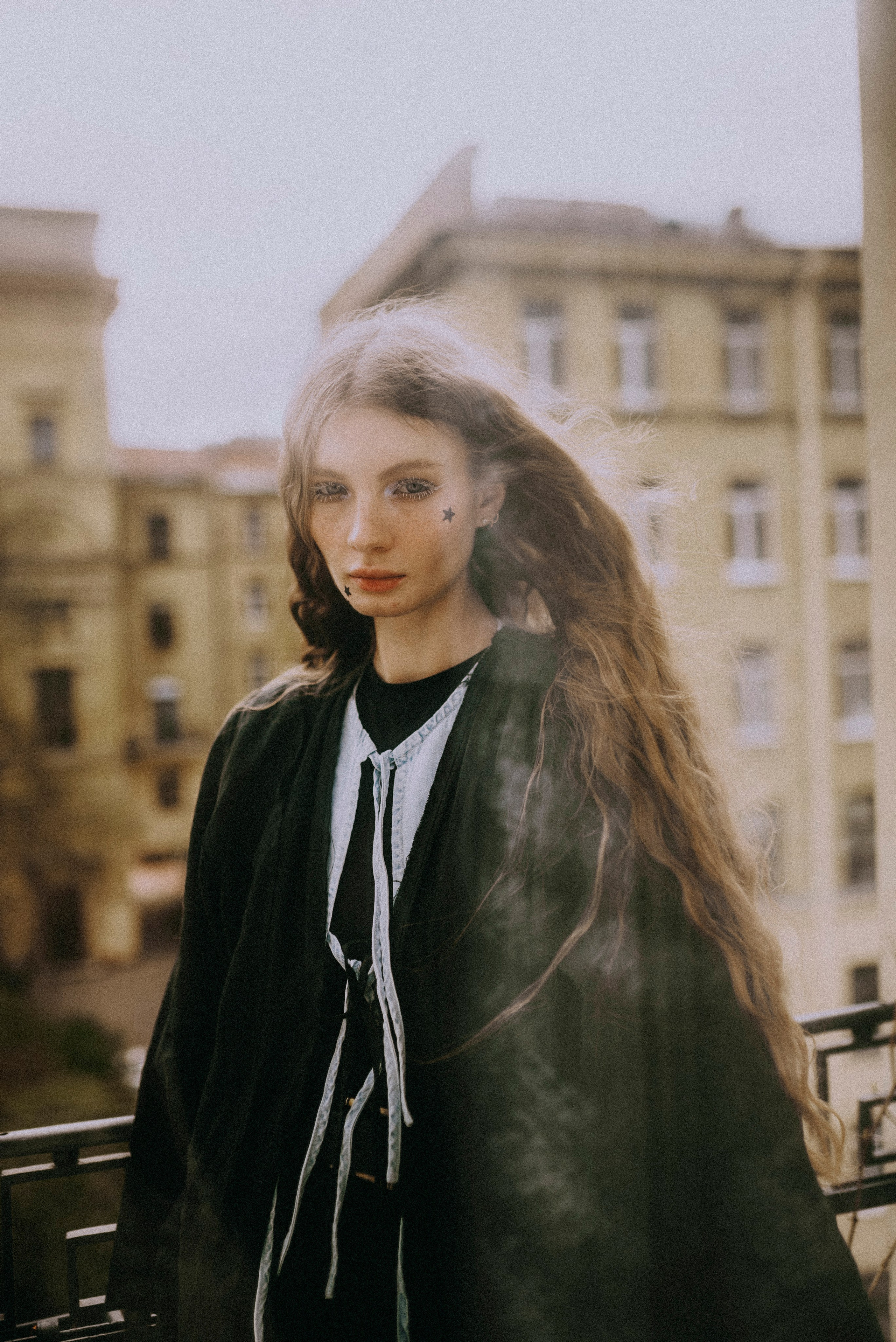 2025. Стрит-фотография, полная абсурда, идиотизма и красоты