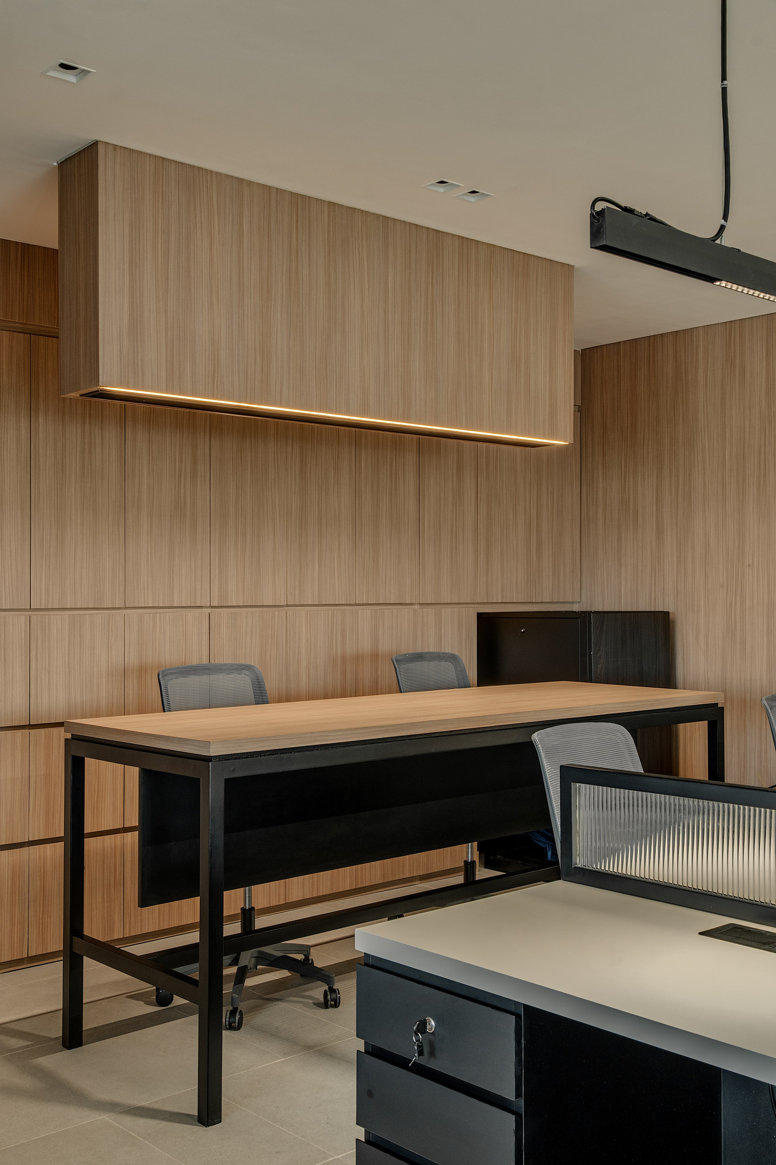 Office // Glaston Tower. Interior & Architectural Photographer Philippines | Argen Carlo Camaclang