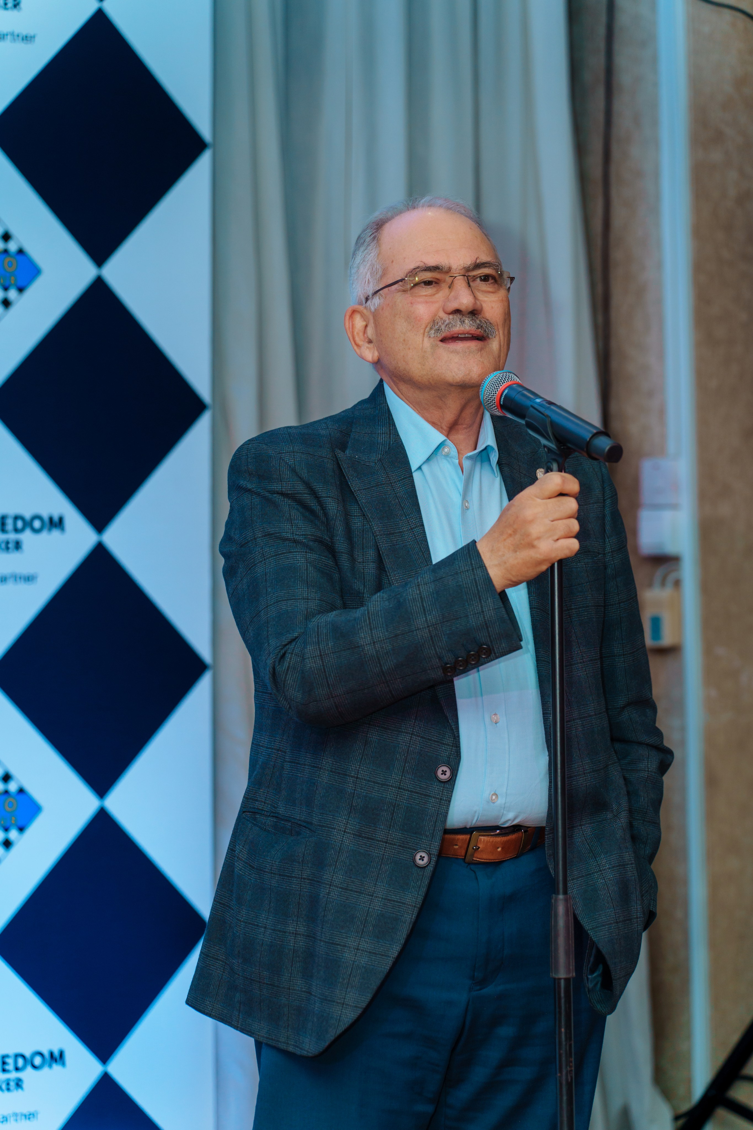 Chess. Photographer in Cyprus