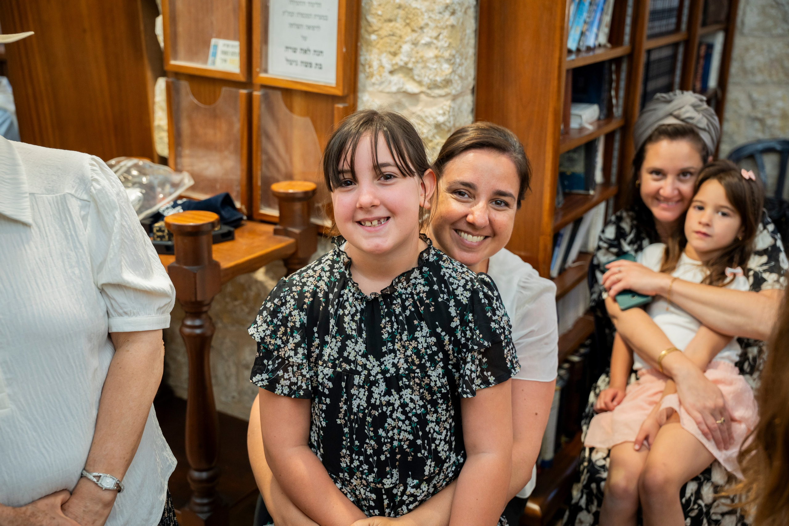 הנחת התפילין רפאל לוי. יוסף מזרחי צילום חתונה, ברית וזוגיות. צלם מקצועי שאוהב להוציא אתכם הכי יפים ברגעים הכי מרגשים