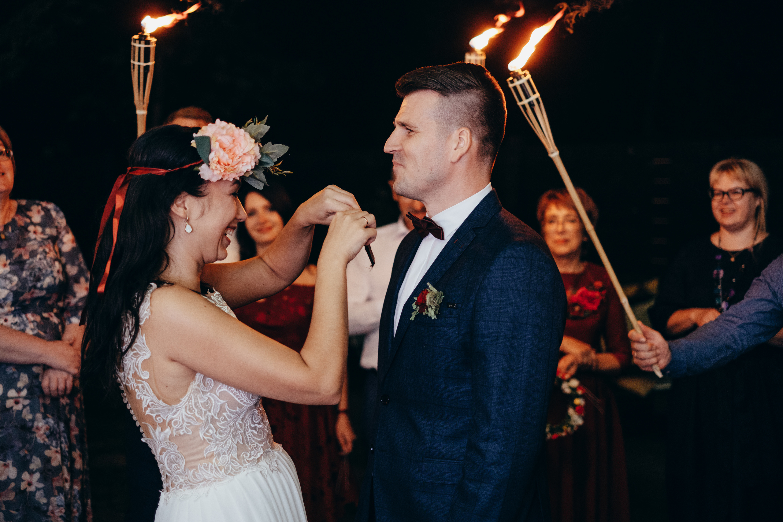 Kāzu stāsts Madara & Dains. Kāzu × Ģimenes notikumu fotografs Edgars Kalniņš