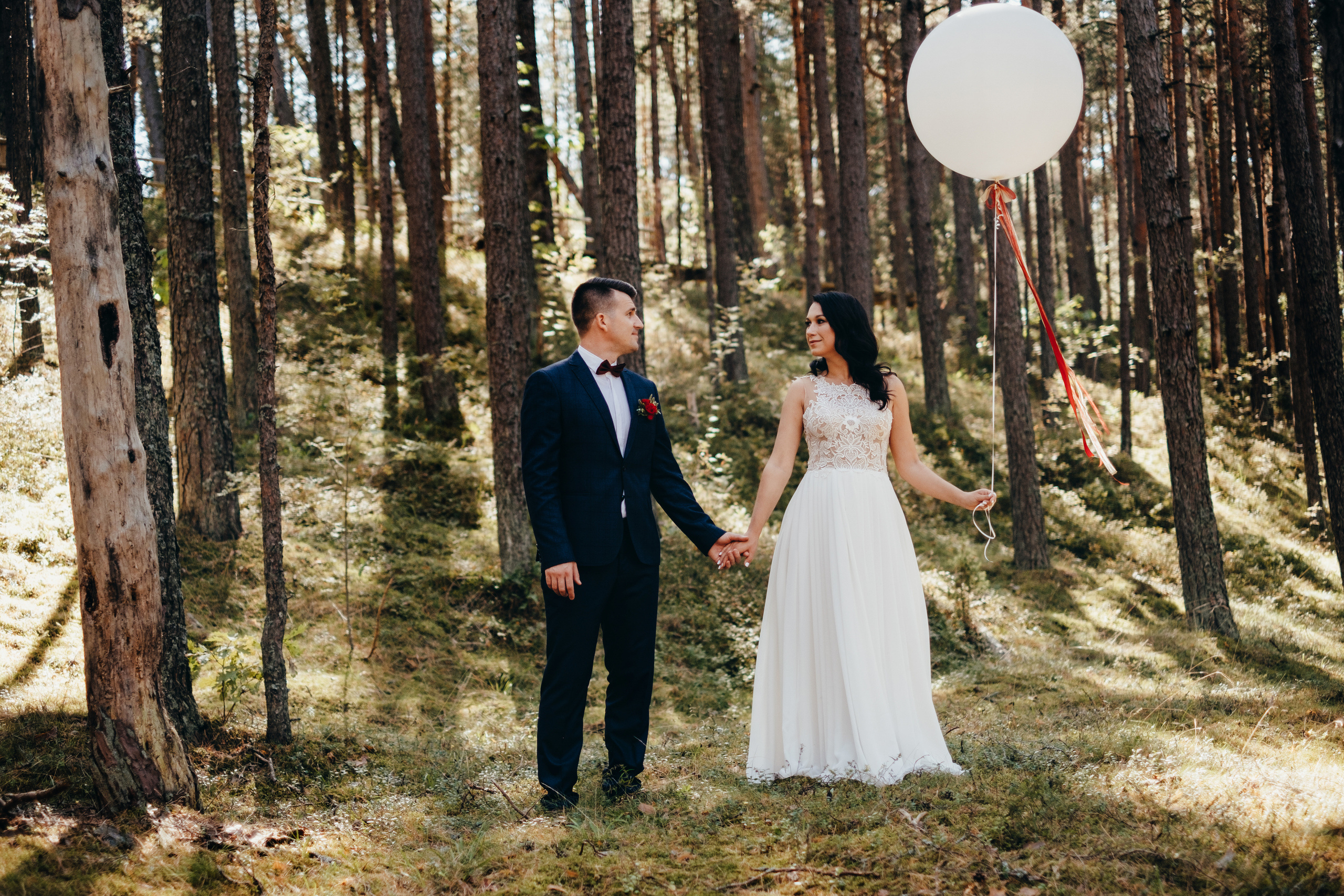 Kāzu stāsts Madara & Dains. Kāzu × Ģimenes notikumu fotografs Edgars Kalniņš
