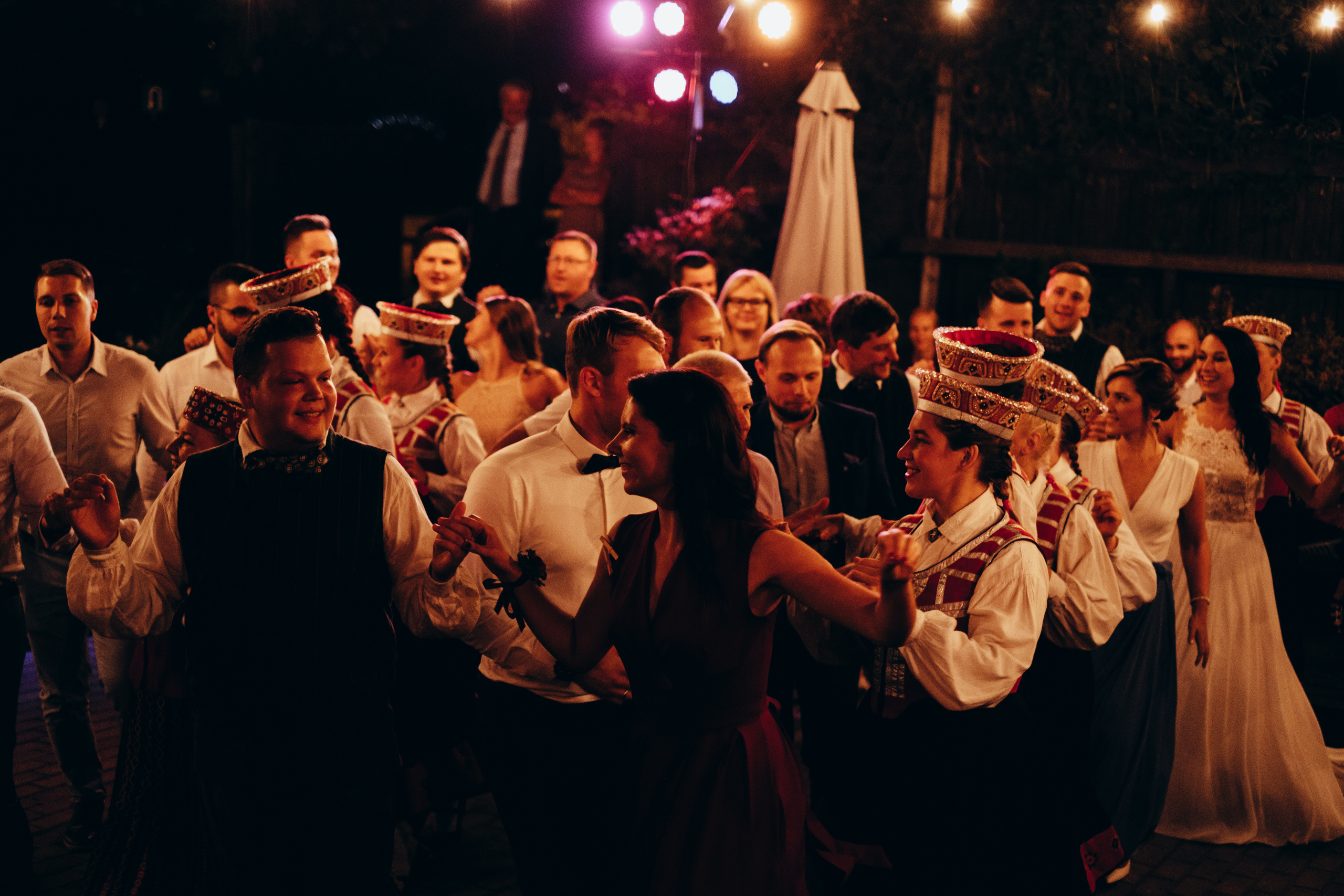 Kāzu stāsts Madara & Dains. Kāzu × Ģimenes notikumu fotografs Edgars Kalniņš