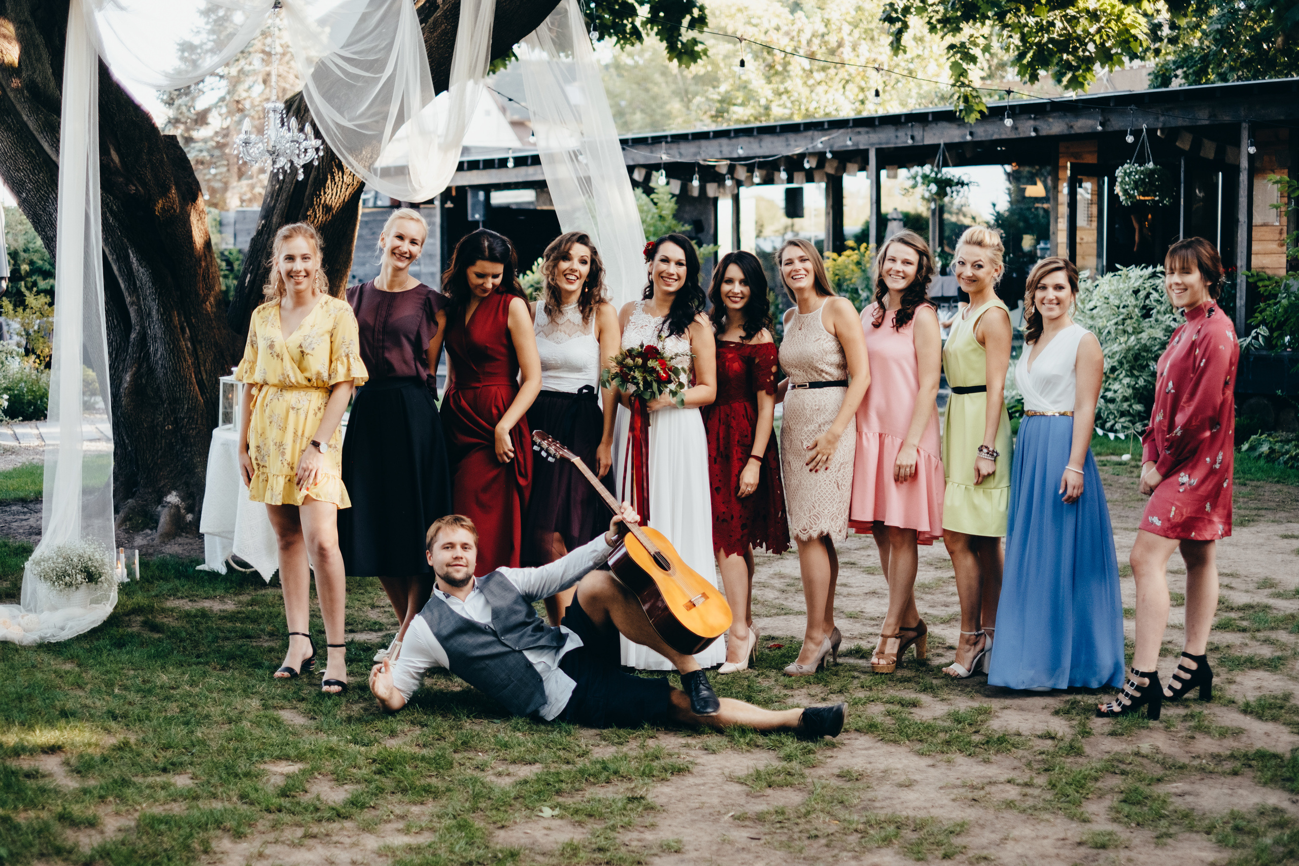 Kāzu stāsts Madara & Dains. Kāzu × Ģimenes notikumu fotografs Edgars Kalniņš