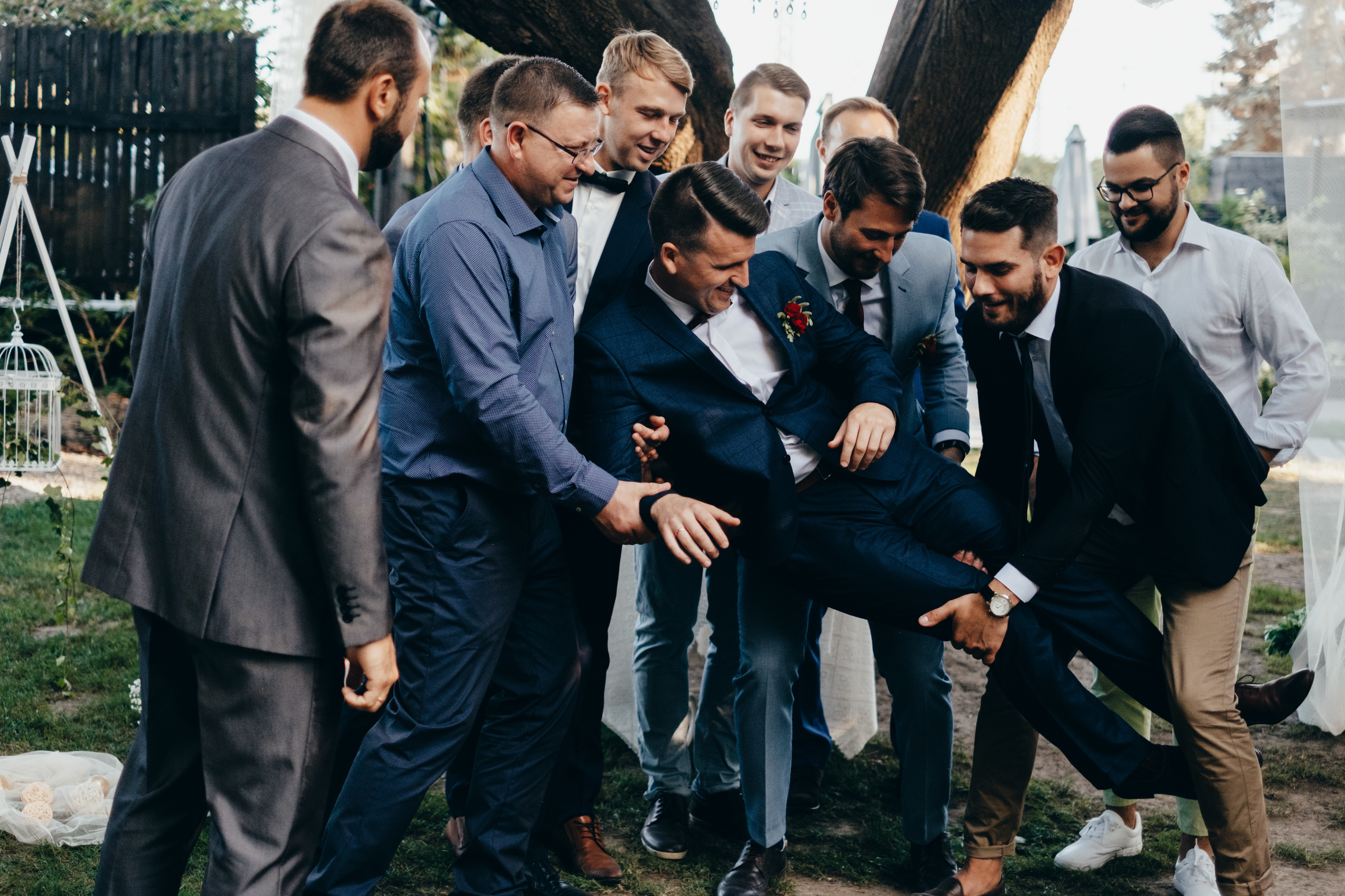 Kāzu stāsts Madara & Dains. Kāzu × Ģimenes notikumu fotografs Edgars Kalniņš