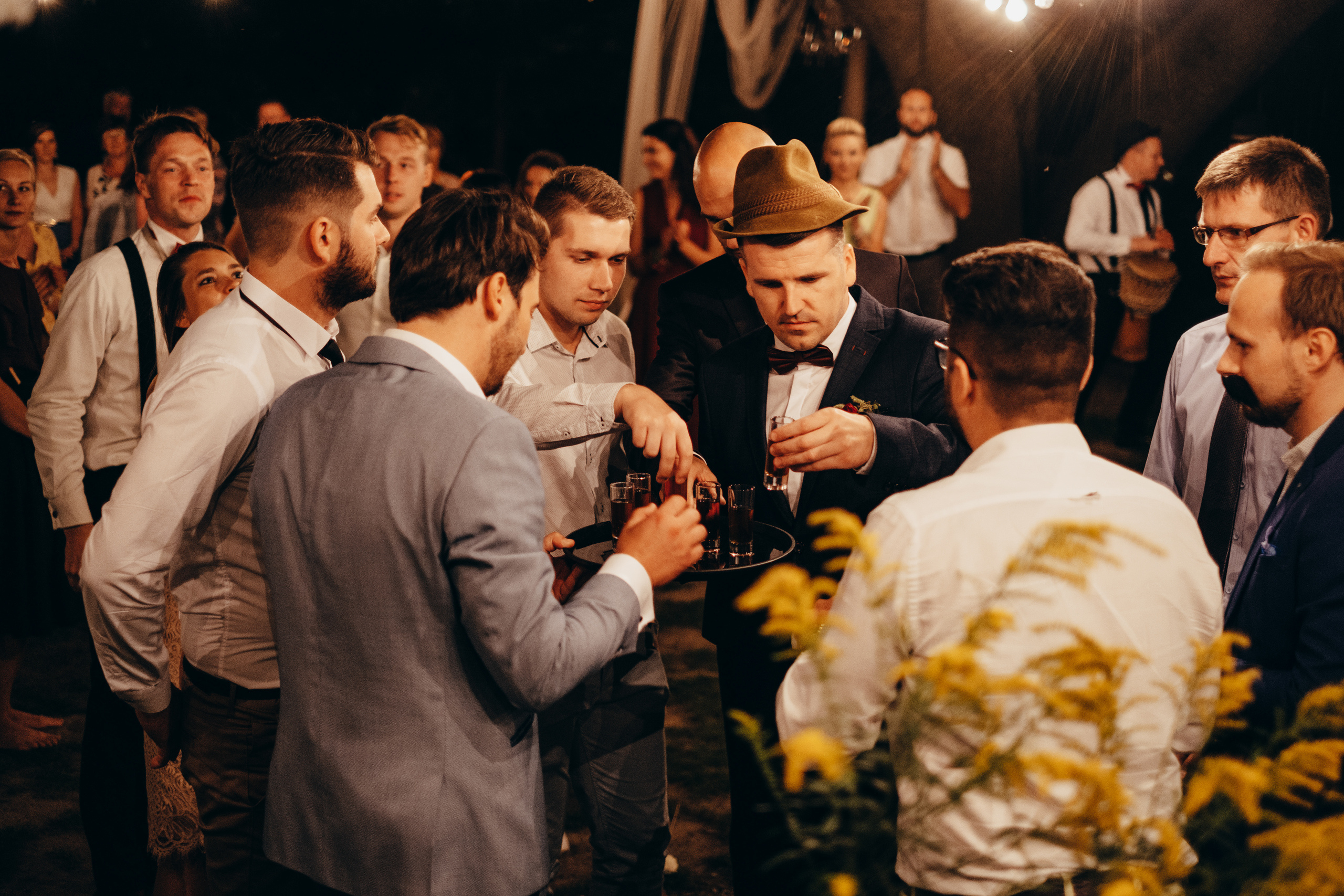 Kāzu stāsts Madara & Dains. Kāzu × Ģimenes notikumu fotografs Edgars Kalniņš