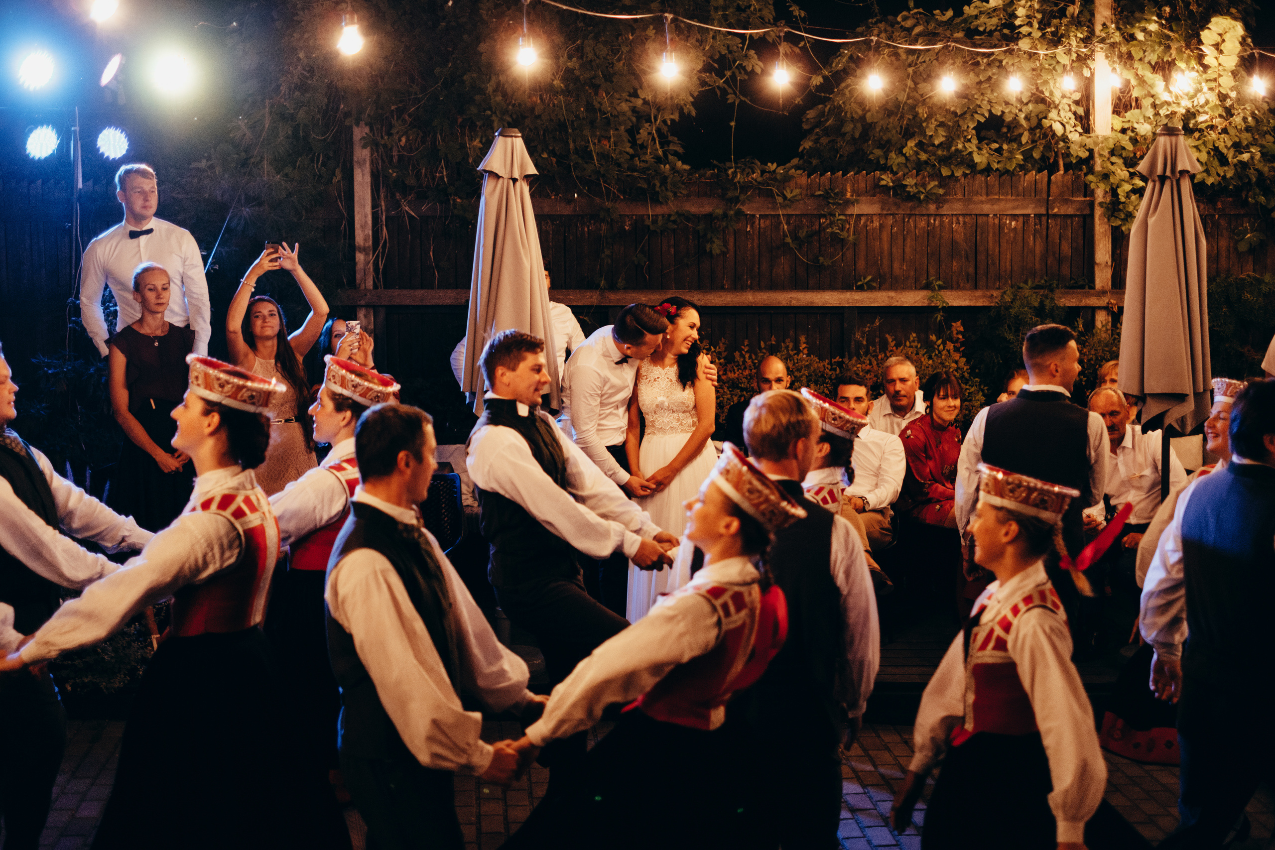 Kāzu stāsts Madara & Dains. Kāzu × Ģimenes notikumu fotografs Edgars Kalniņš