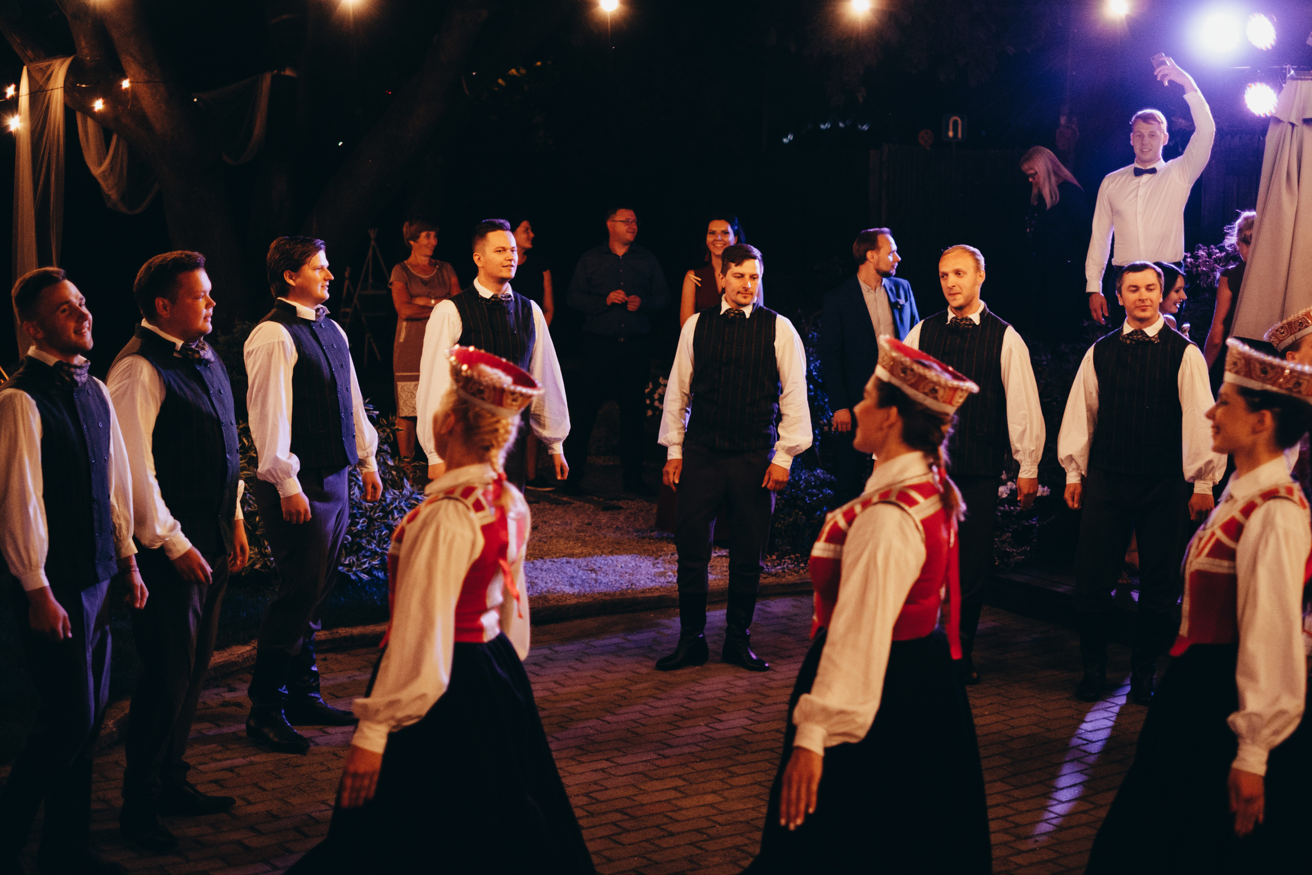 Kāzu stāsts Madara & Dains. Kāzu × Ģimenes notikumu fotografs Edgars Kalniņš