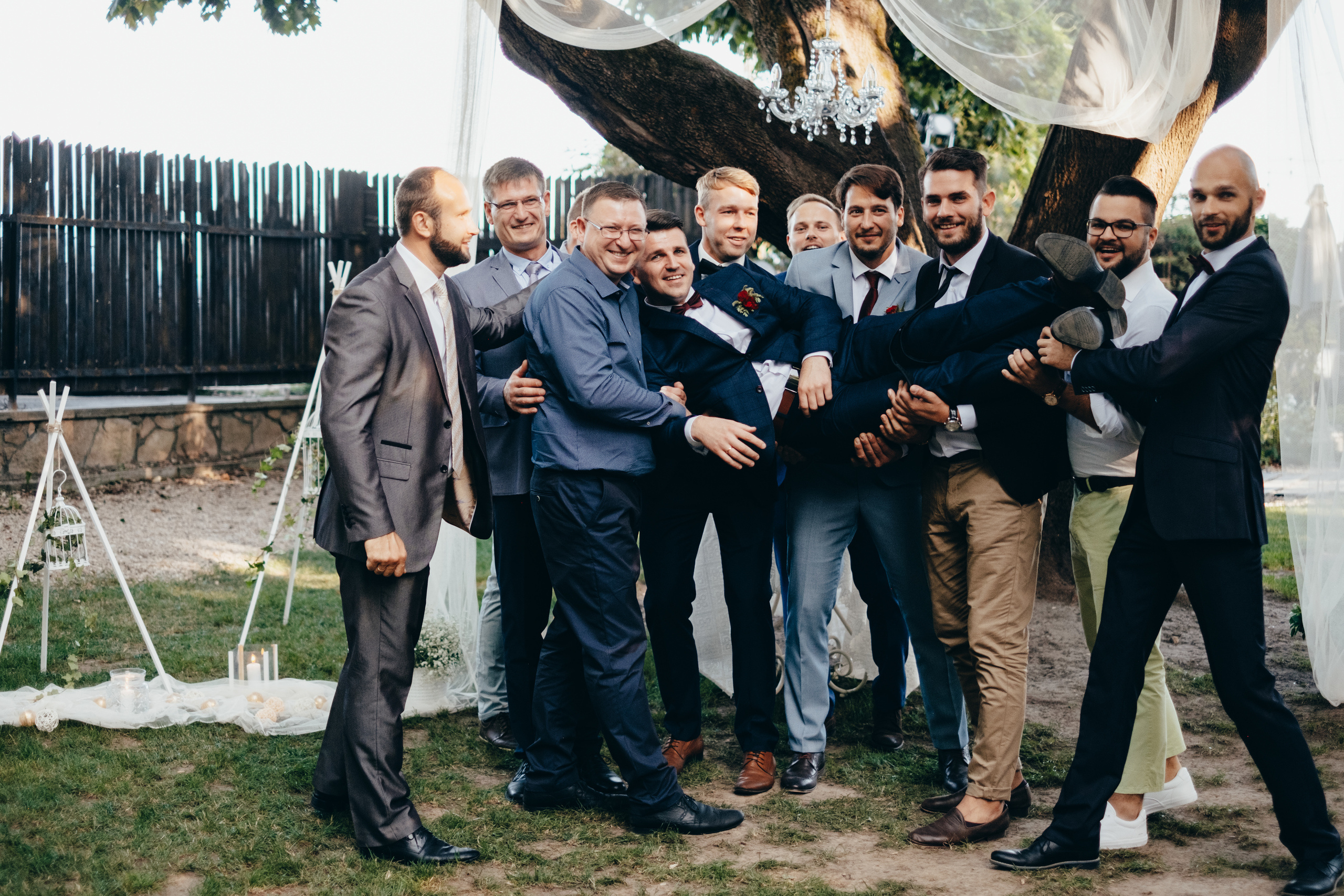 Kāzu stāsts Madara & Dains. Kāzu × Ģimenes notikumu fotografs Edgars Kalniņš