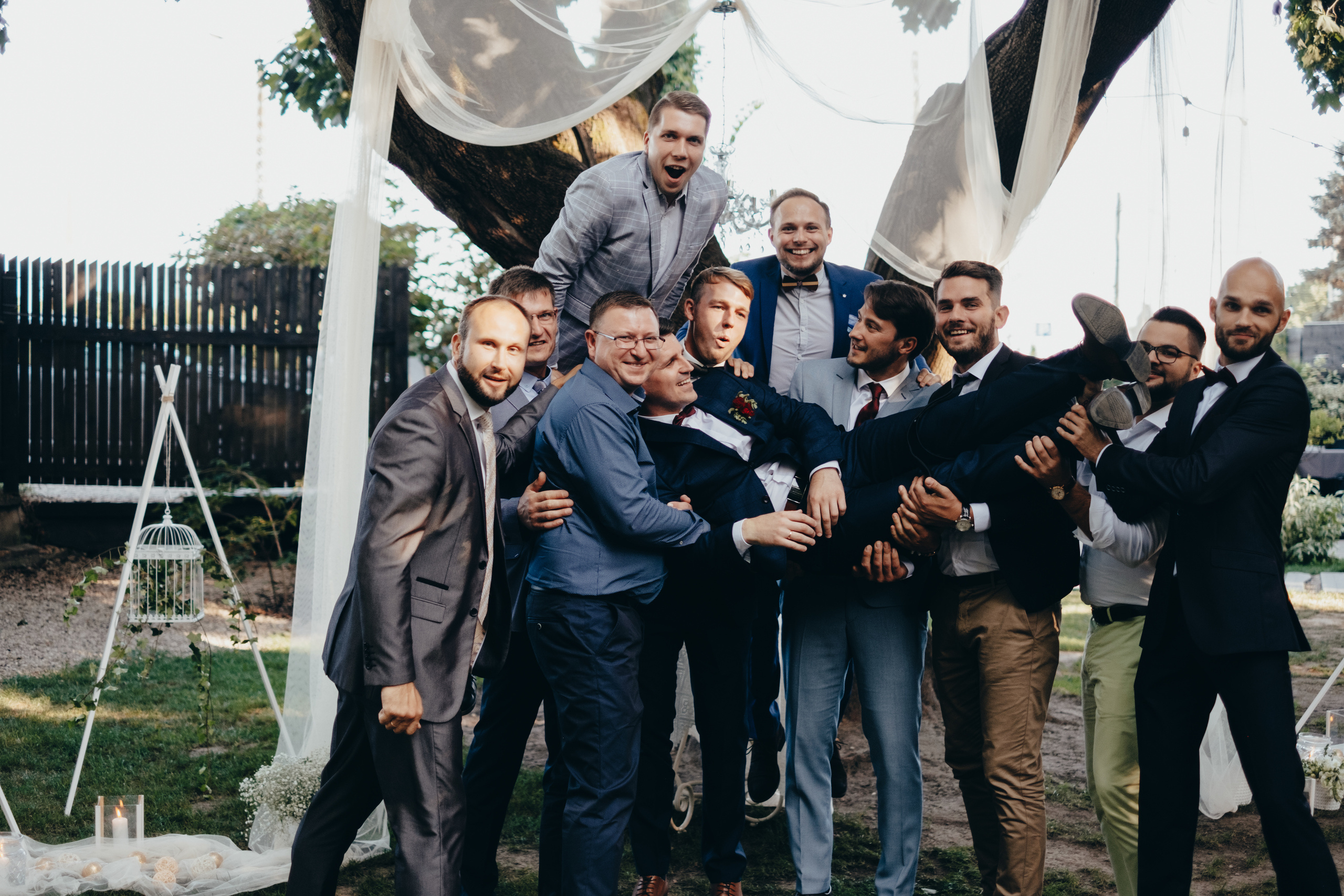 Kāzu stāsts Madara & Dains. Kāzu × Ģimenes notikumu fotografs Edgars Kalniņš