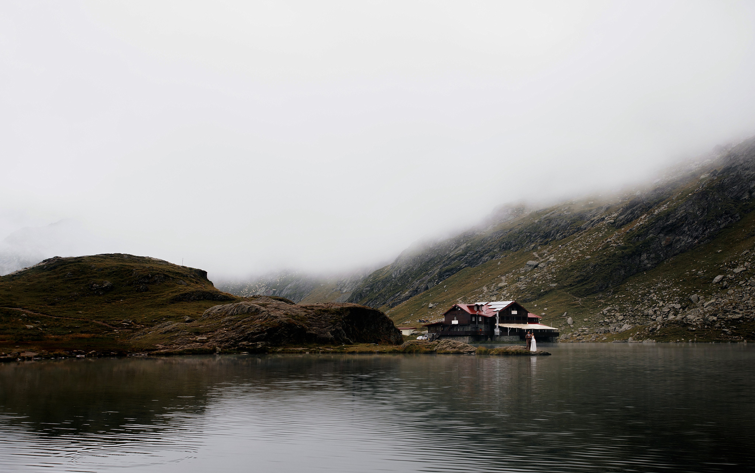 Lacul Bâlea, România. Victoria & Grigorie. Wedding photographer from Moldova Alexey Chipchiu